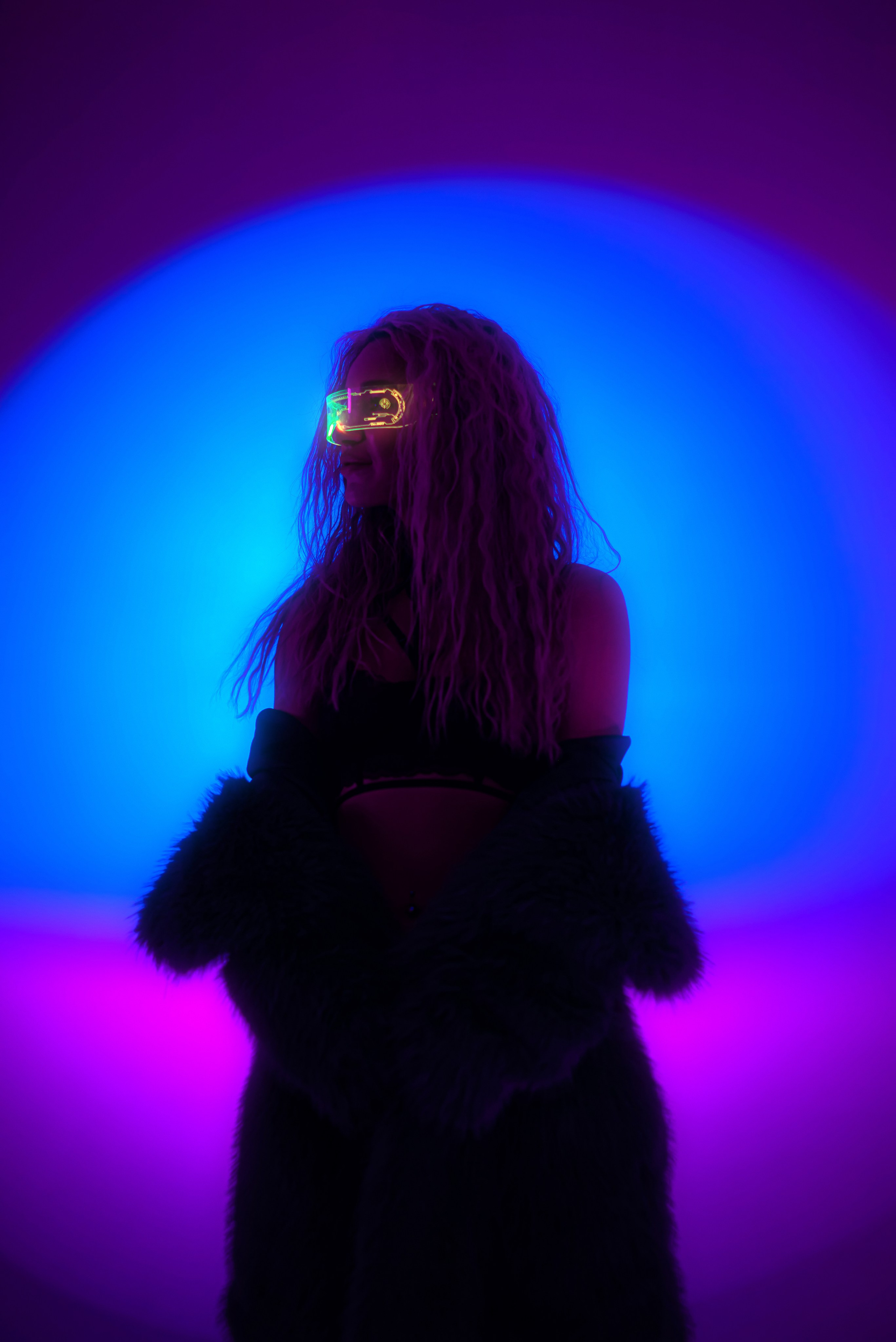 Фотосессия в студии с цветным светом