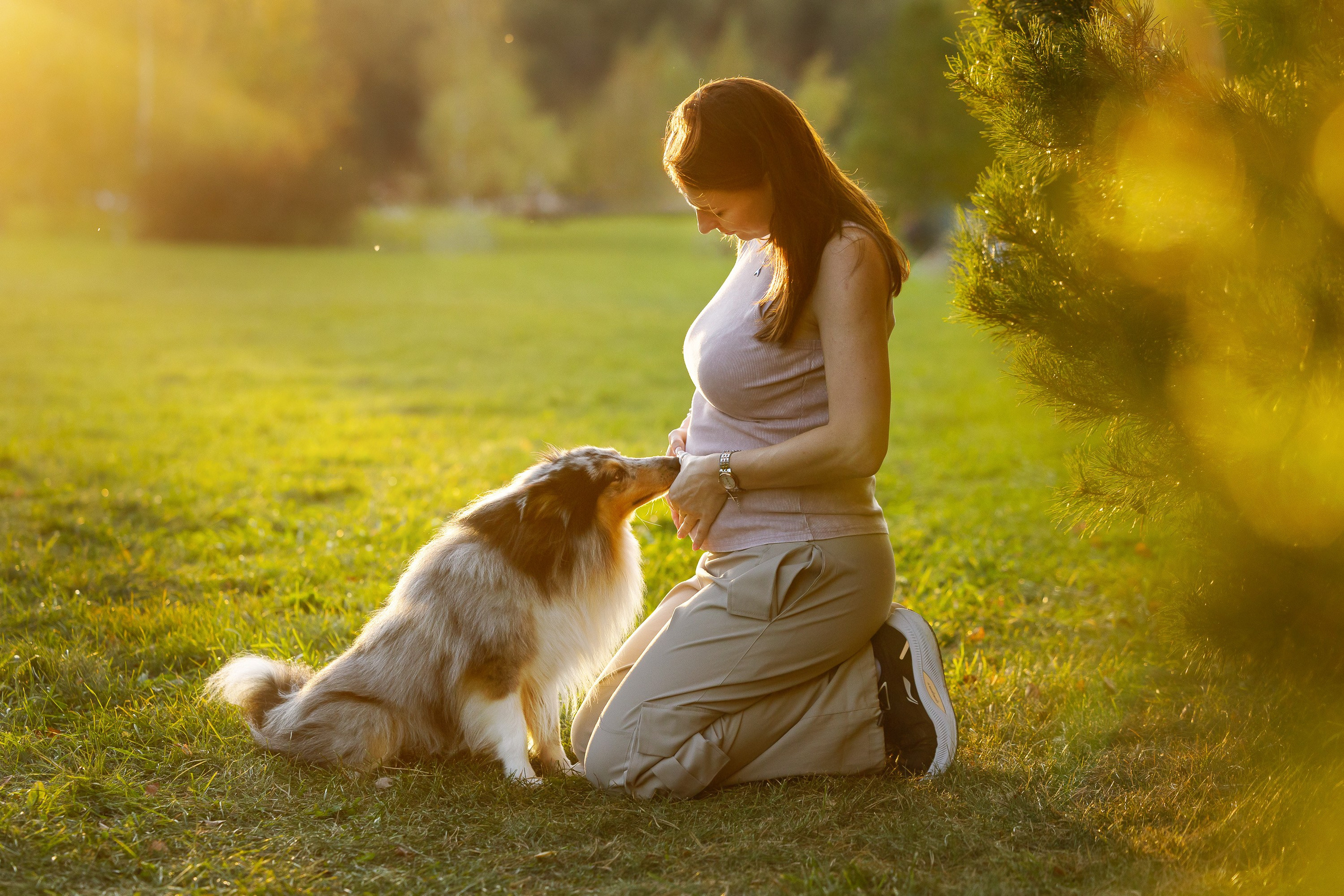 Алеся, Алексей и Рокси в Мещерском парке. Фотограф анималист, семейный фотограф, фотограф собак Комратова Мария. г. Москва