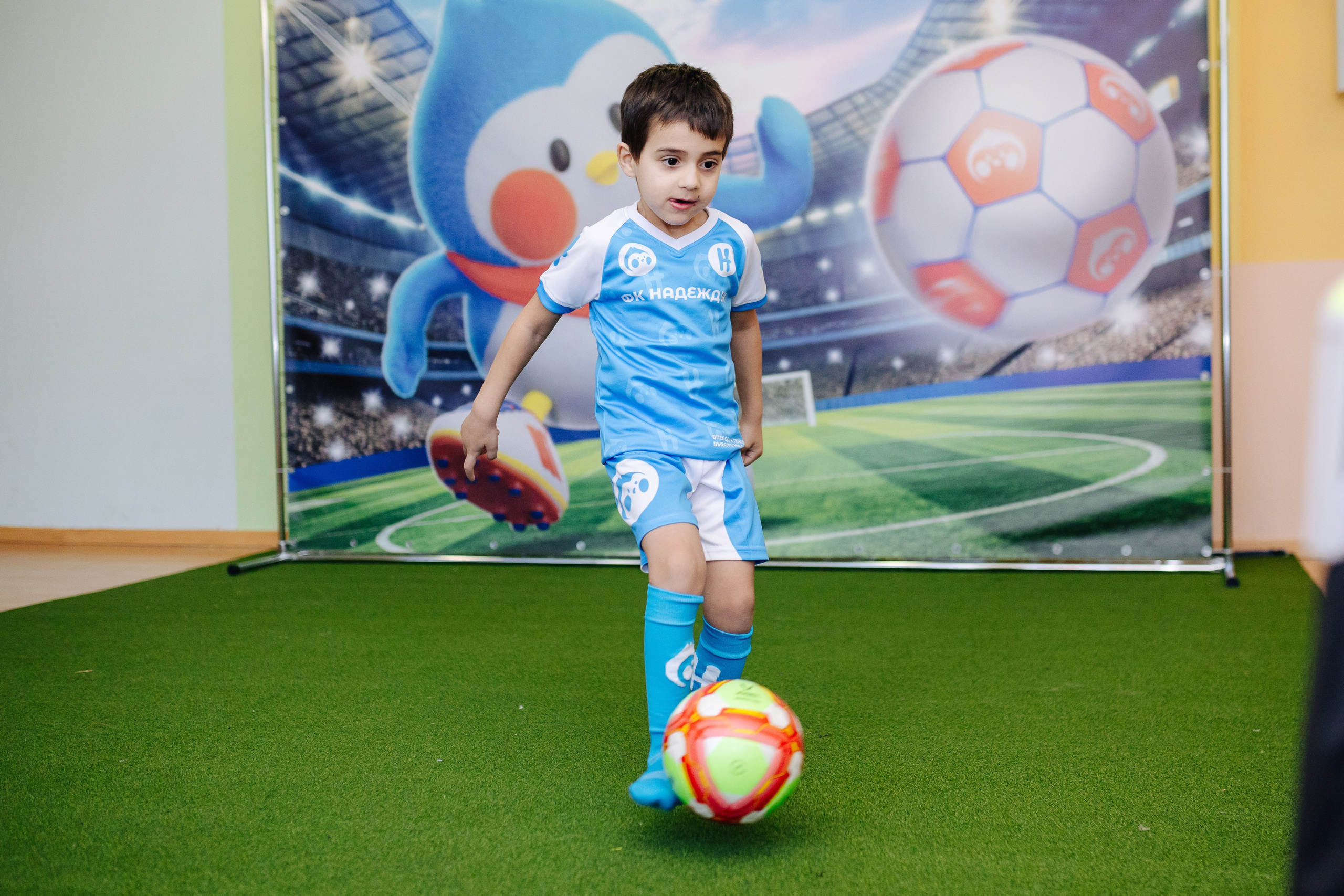 Фотосессия с кубком в детских садах г. Магнитогорска. Денис Прохоров Фотограф в г. Магнитогорск