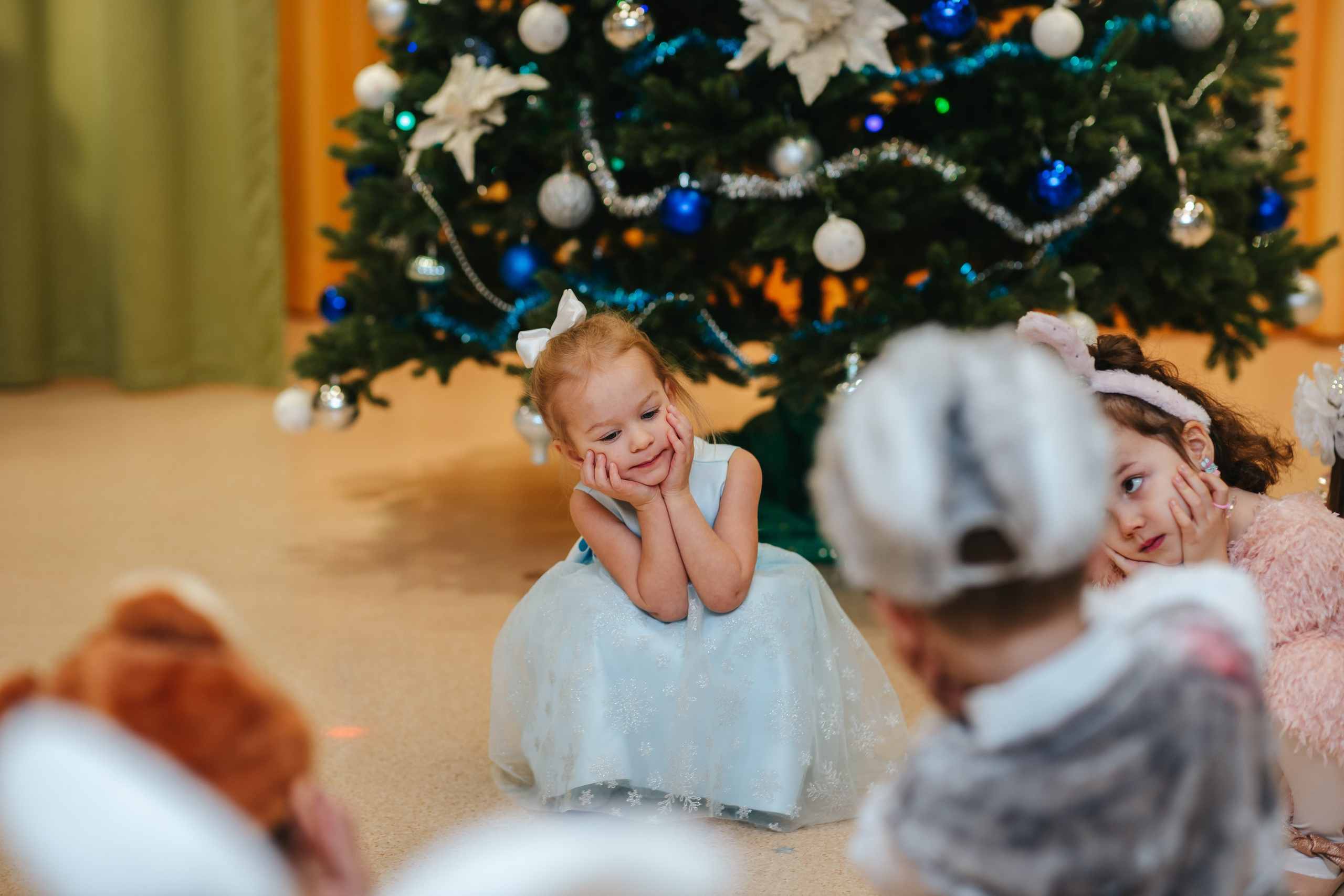 Новогодний утренник в младшей группе. Семейный lifestyle фотограф в Санкт-Петербурге Людмила Пахомова