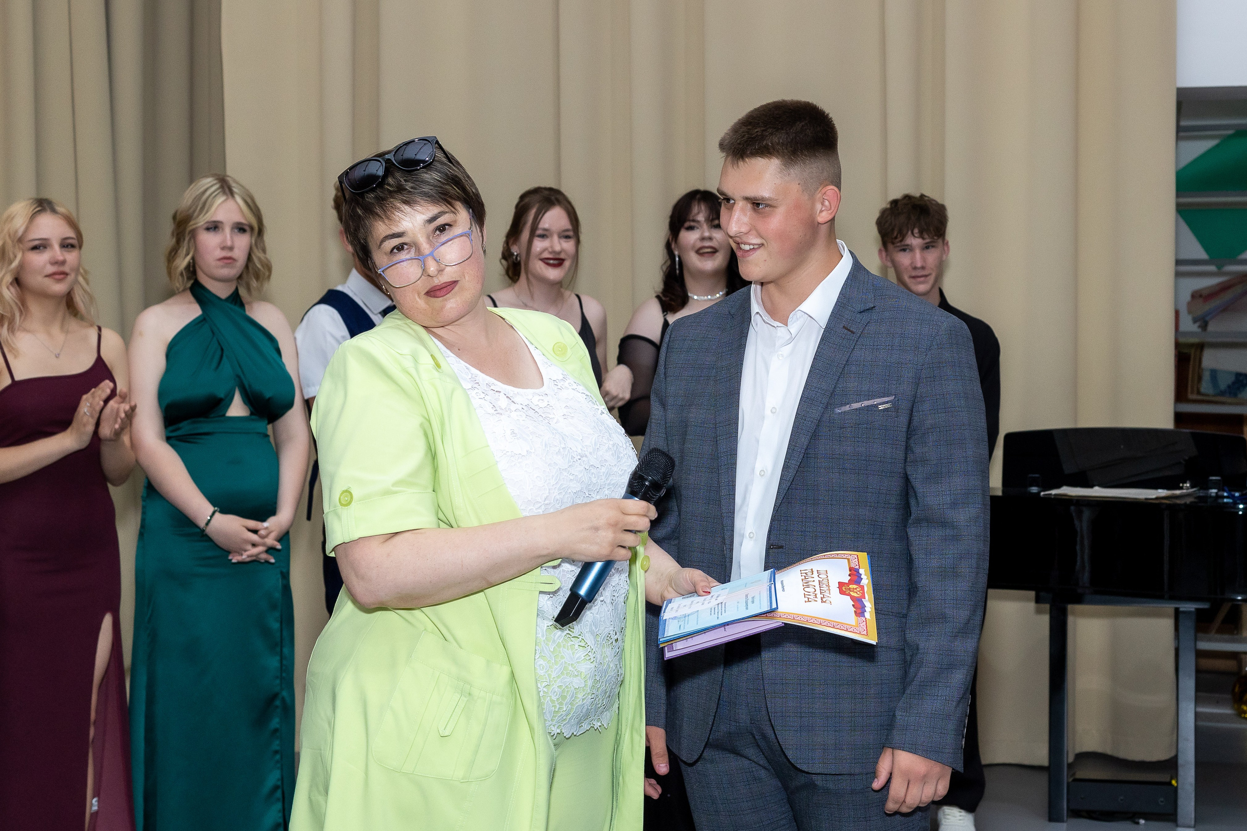 Вручение аттестата 2025. Выпускные альбомы Майкоп, Краснодар Елена Золотарева