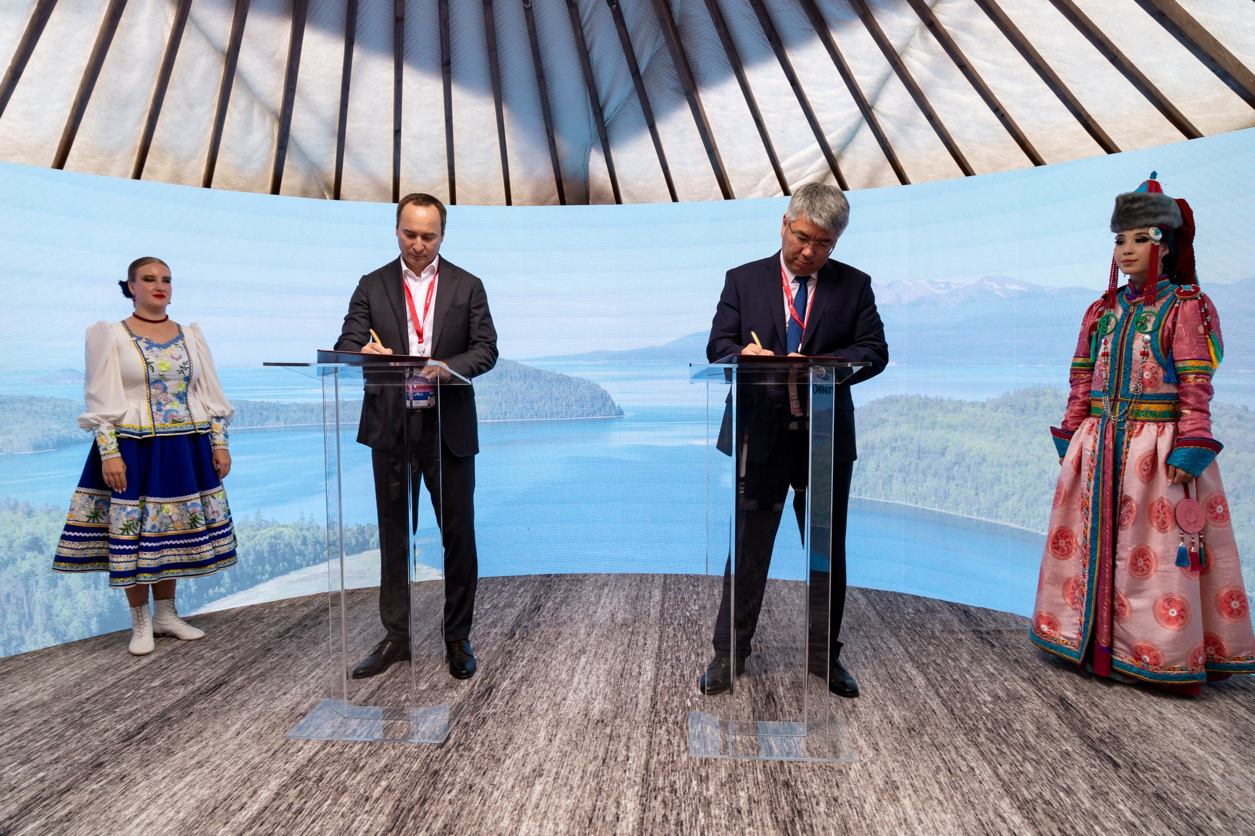 Почта банк. Репортажный и студийный фотограф во Владивостоке Дударева Софья