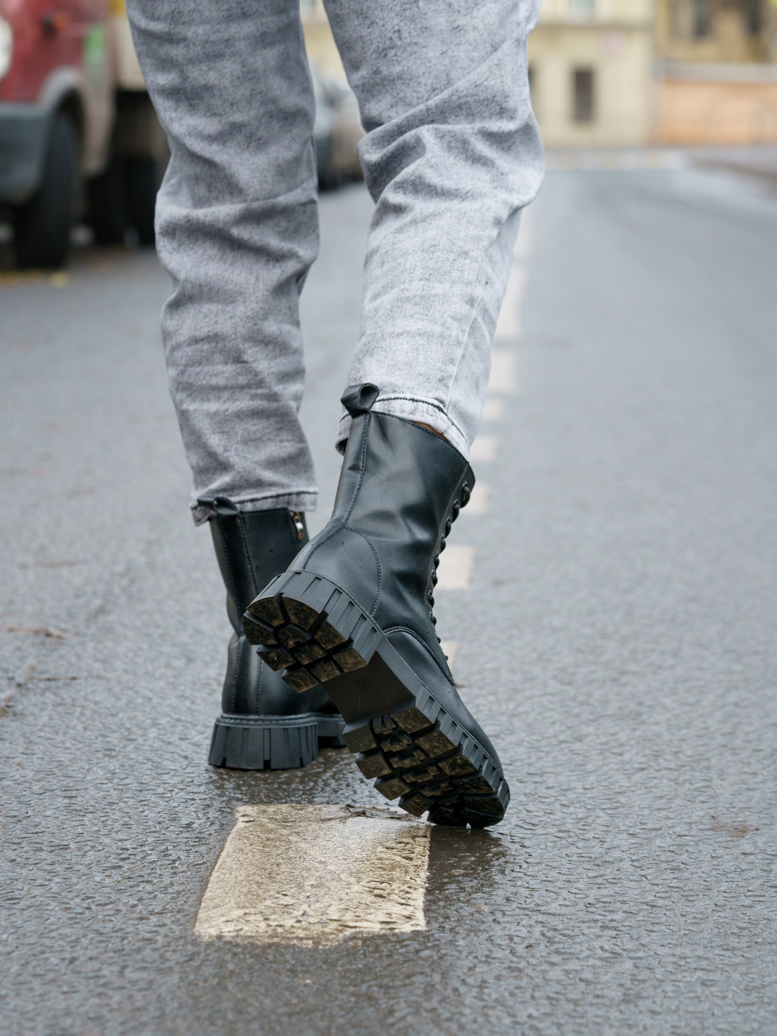 Носки и обувь. KED Production — продакшн из СПб. Создаём фото, видео и контент, который помогает брендам и селлерам продавать больше