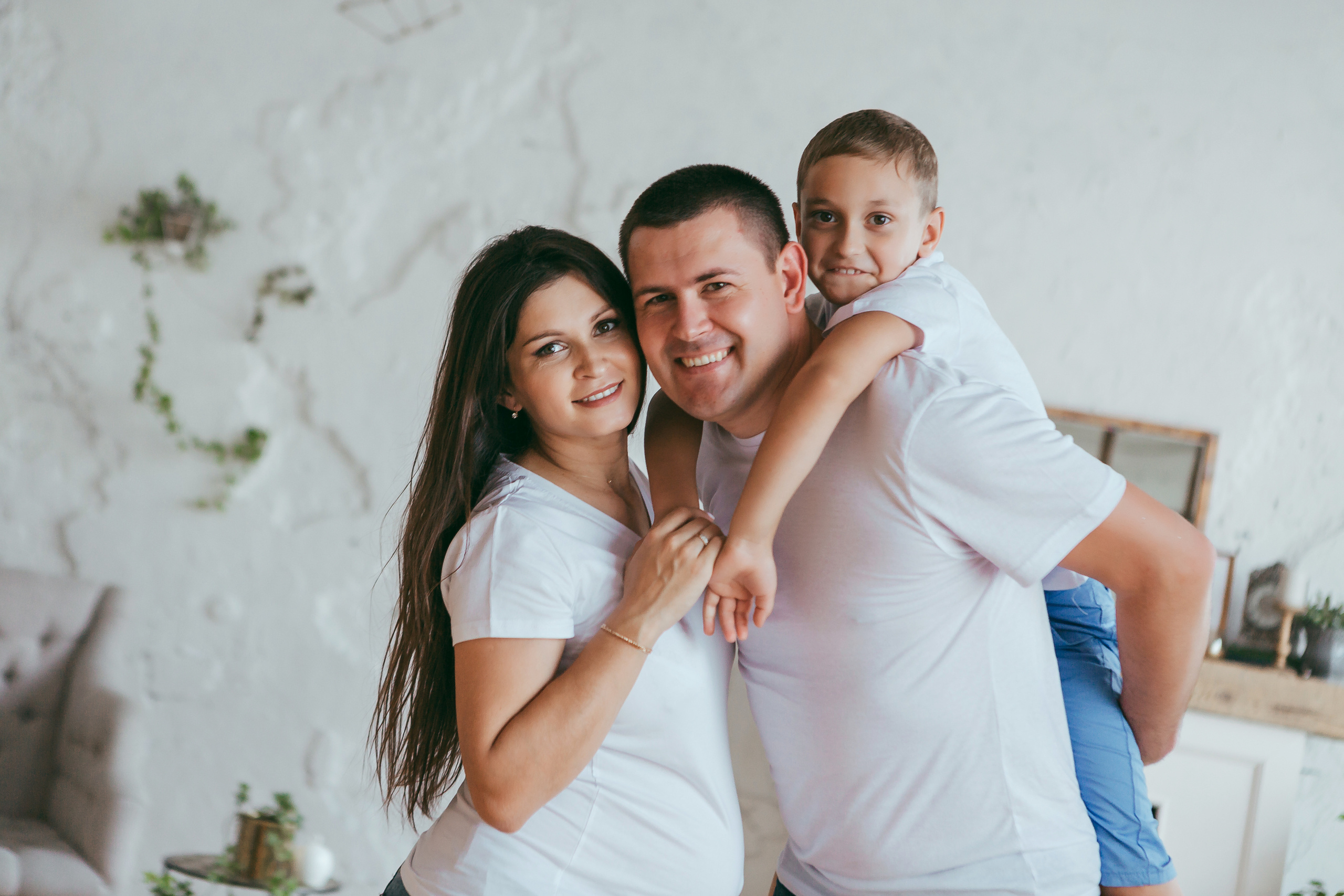 Фотосессия в ожидании чуда с мужем и ребенком екатеринбург. Фотограф Виктория Темирова Екатеринбург