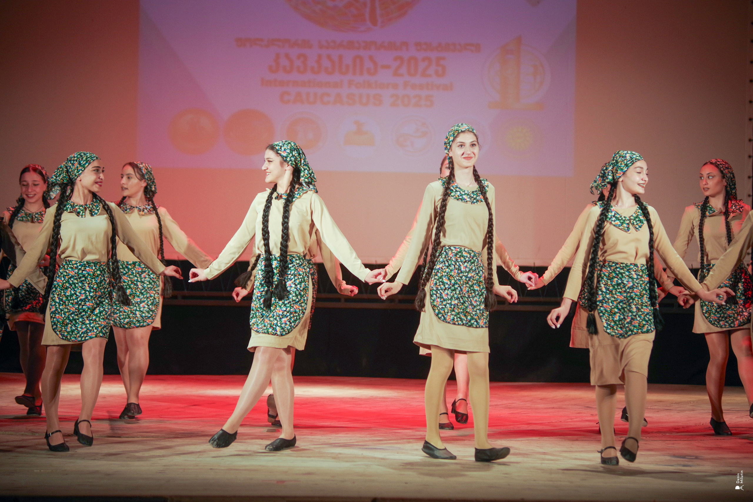 Танцы в прекрасном Они. Портретный фотограф Денис Милютин