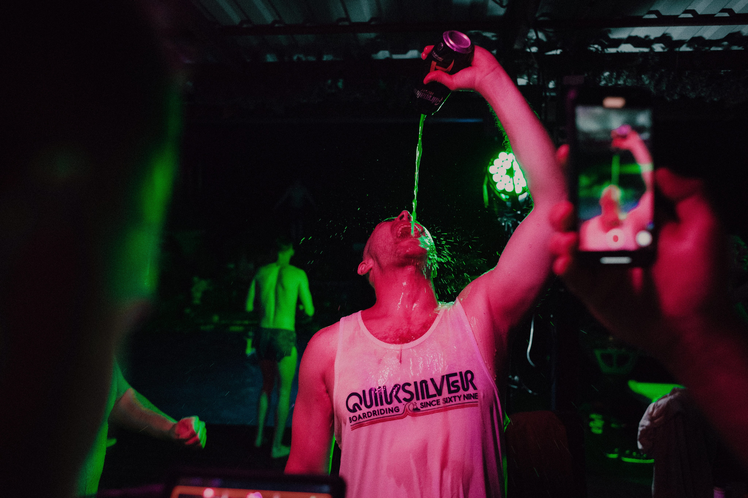 Свадебный фотограф Таганрог — фотосессия в центре города и банкет в коттедже «Виктория». Свадебный и семейный фотограф в Таганроге Бакарюк Антон