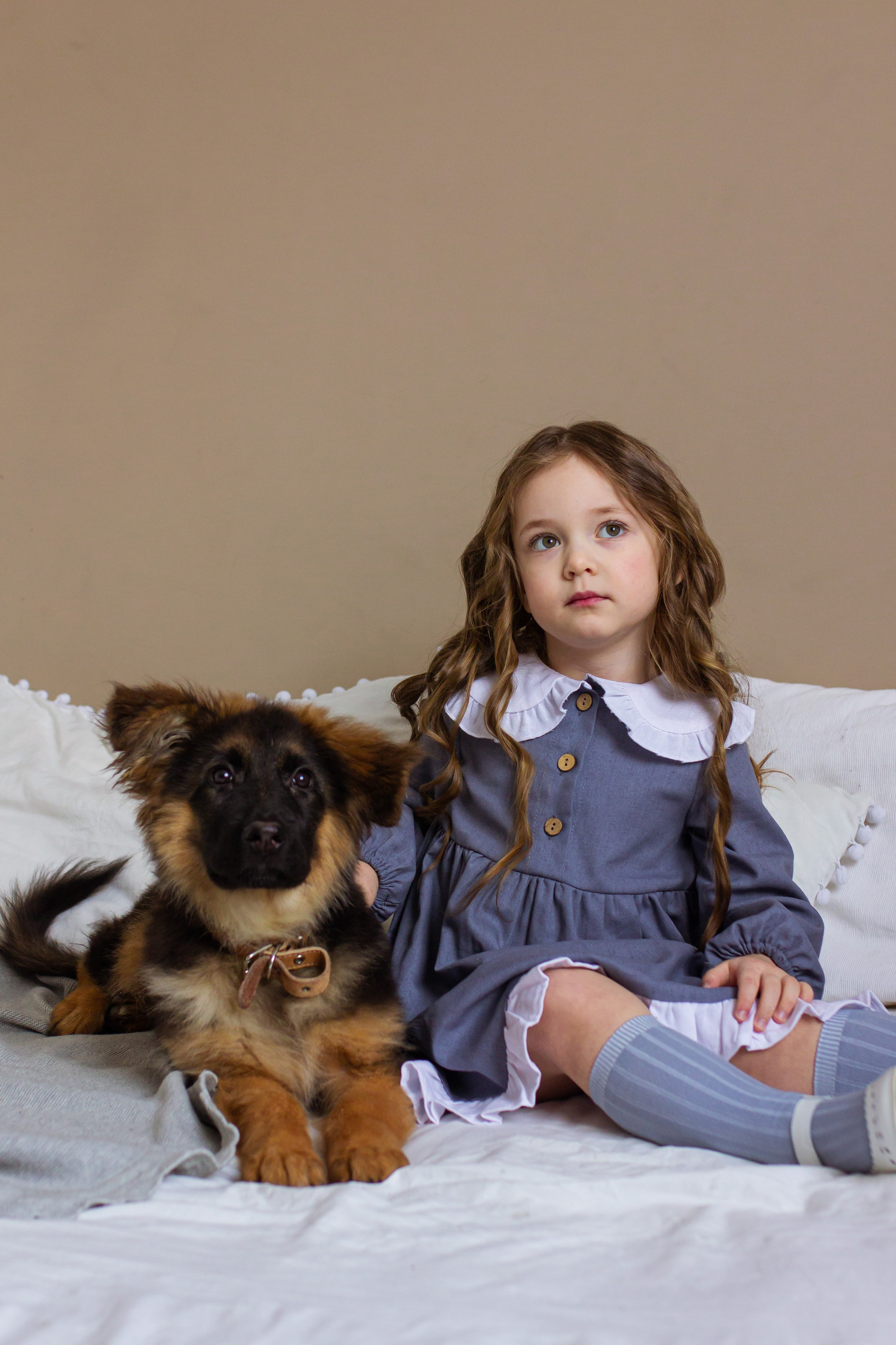 Девочка в винтажном платье, детская фотосессия