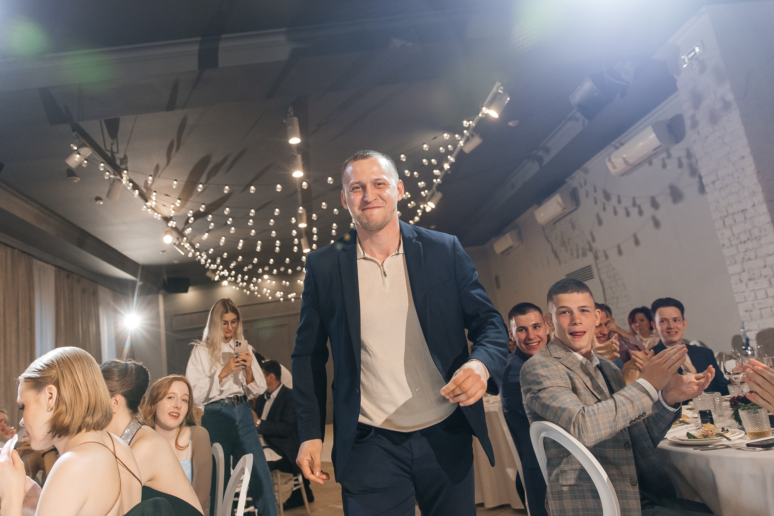 2023-06-23 Выпускной МБОУ СОШ № 10. Фотограф в Красноярске