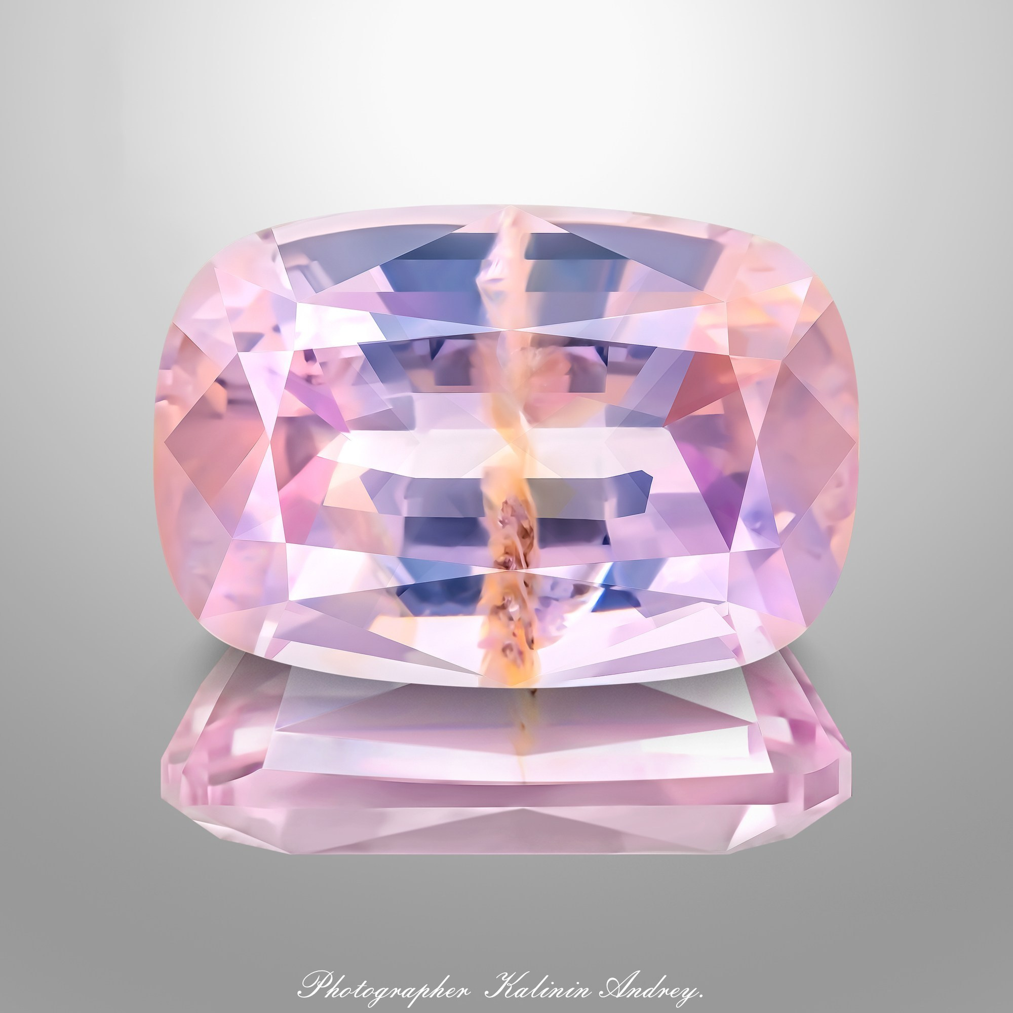 Фотографии в большом разрешении драгоценных камней на продажу купить тел +79 660 031 307. Высококачественная профессиональная рекламная фотосъёмка ювелирных украшений, драгоценных камней в Москве. Обучение, консультация