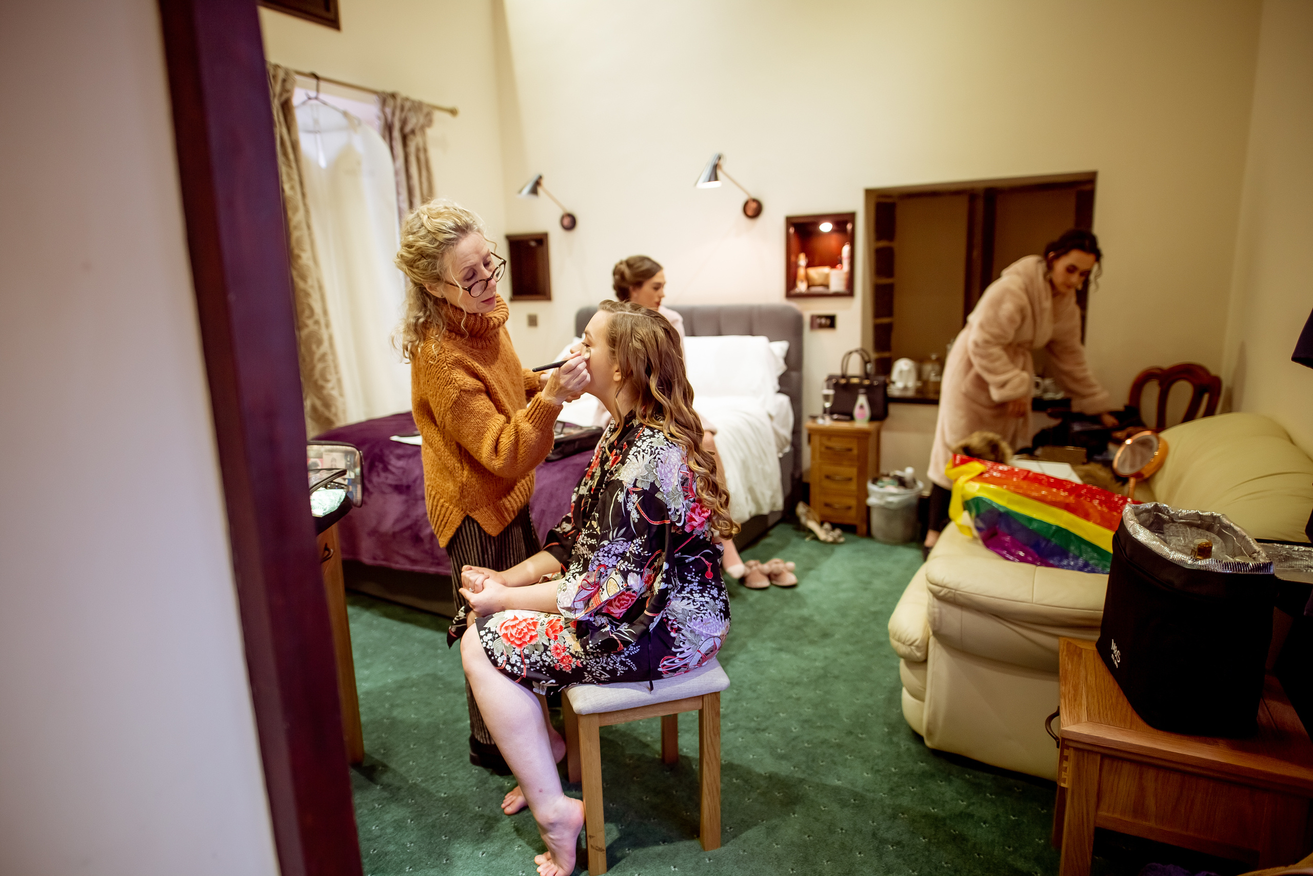 Anna Hmelnitkaia (www.happywed.co.uk). Wedding & portrait photographer Sergey Lazarenko