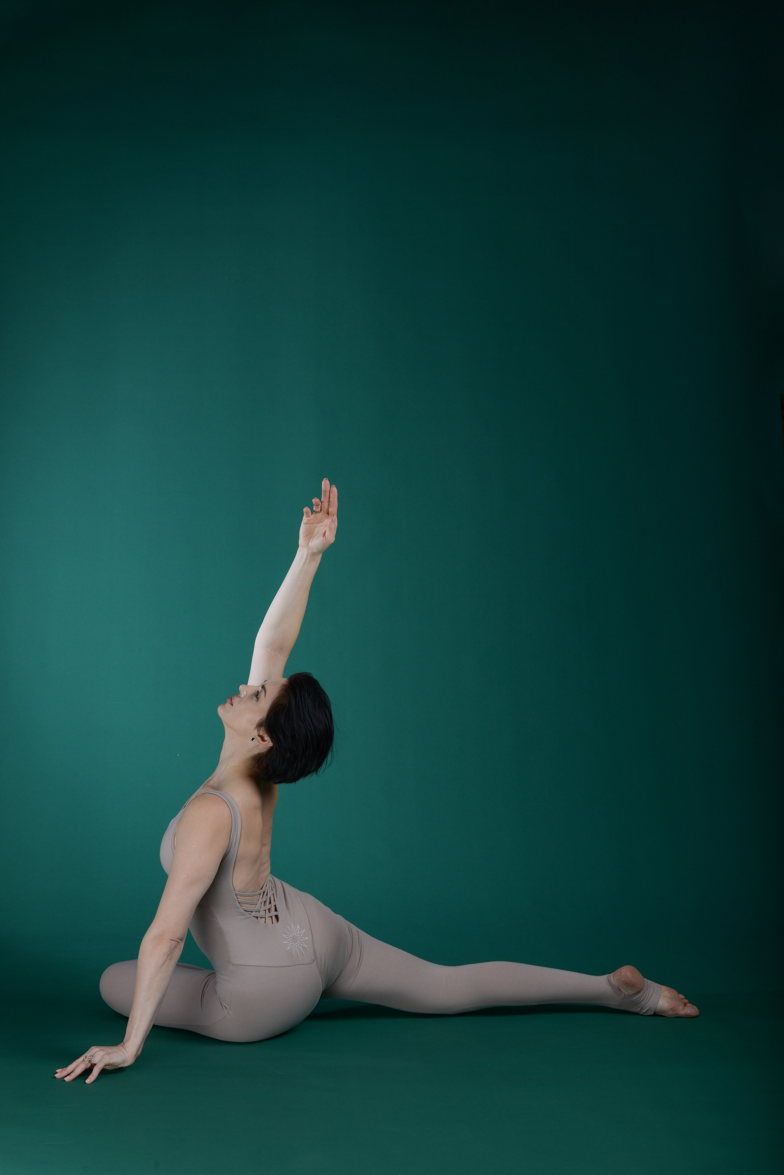 Серия Лариса Рязанцева. Татьяна Гойда портретный и семейный фотограф Ленск. Выпускные альбомы