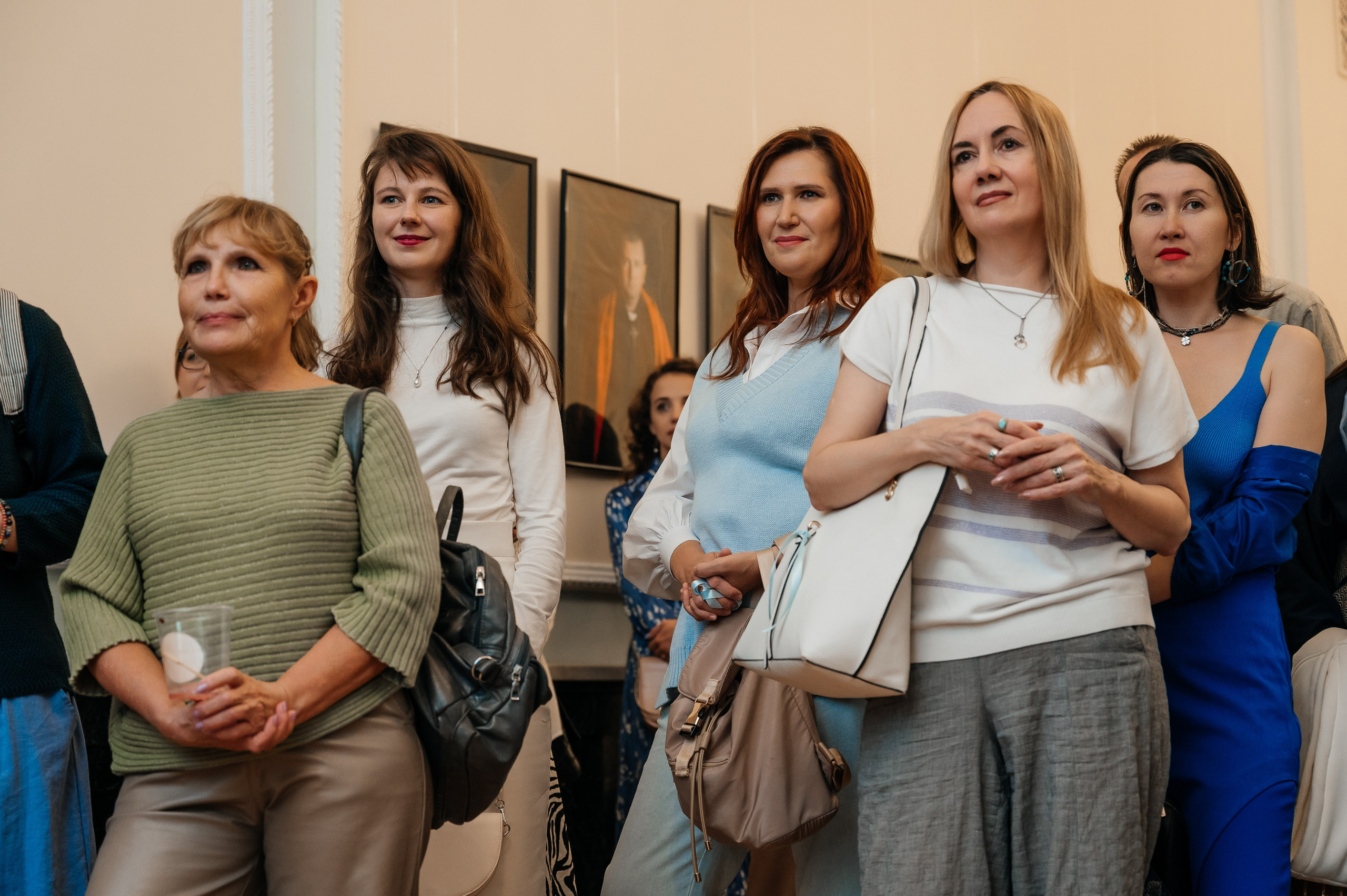 Открытие выставки Кати Васильевой в Молодежном театре. Wedding and family photographer USA