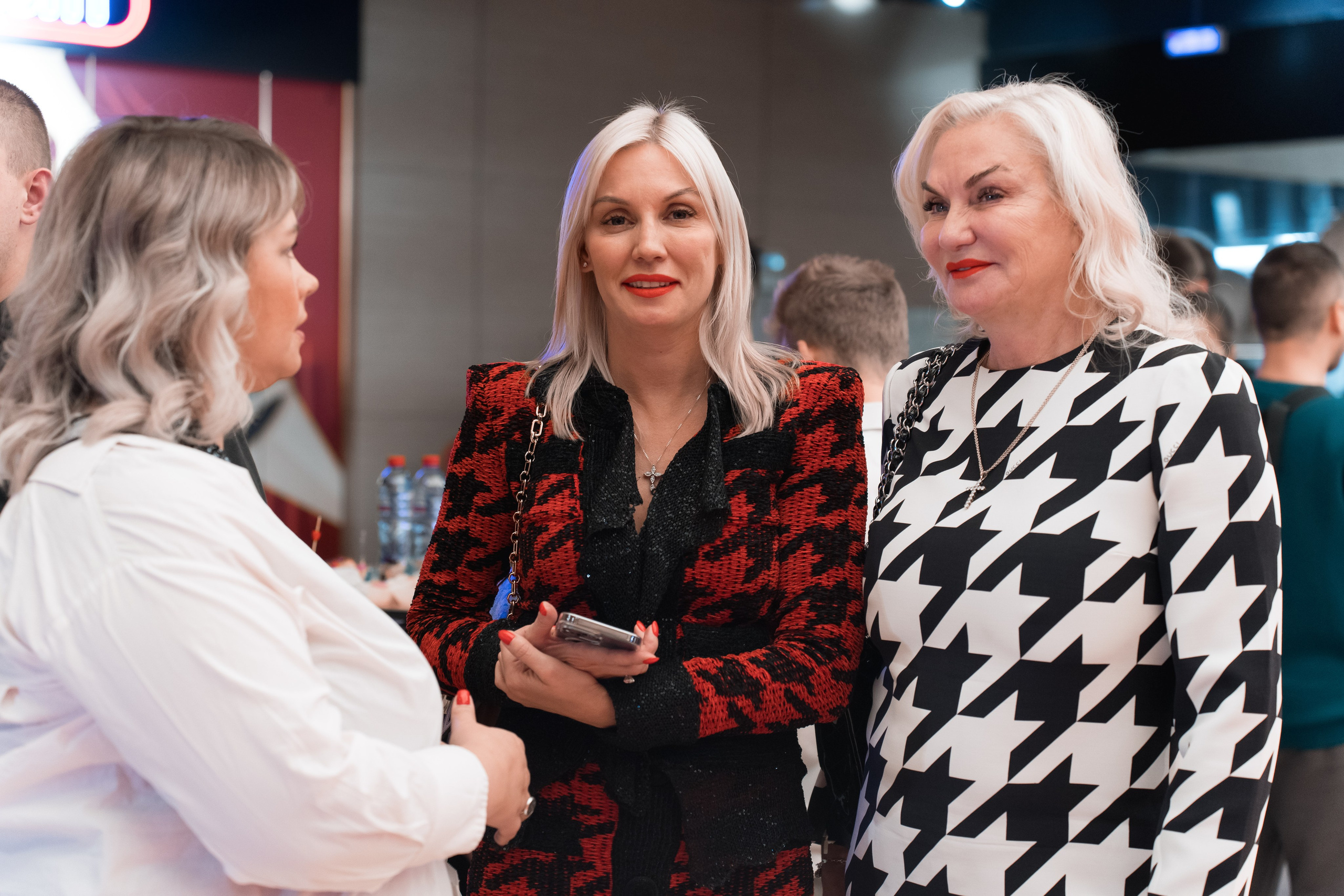 Веб-сериал «МЫ». Для тех, кто не ждёт удачи, а создаёт её. Каждая фотосессия — это твой момент, твой стиль, твой успех. 📸