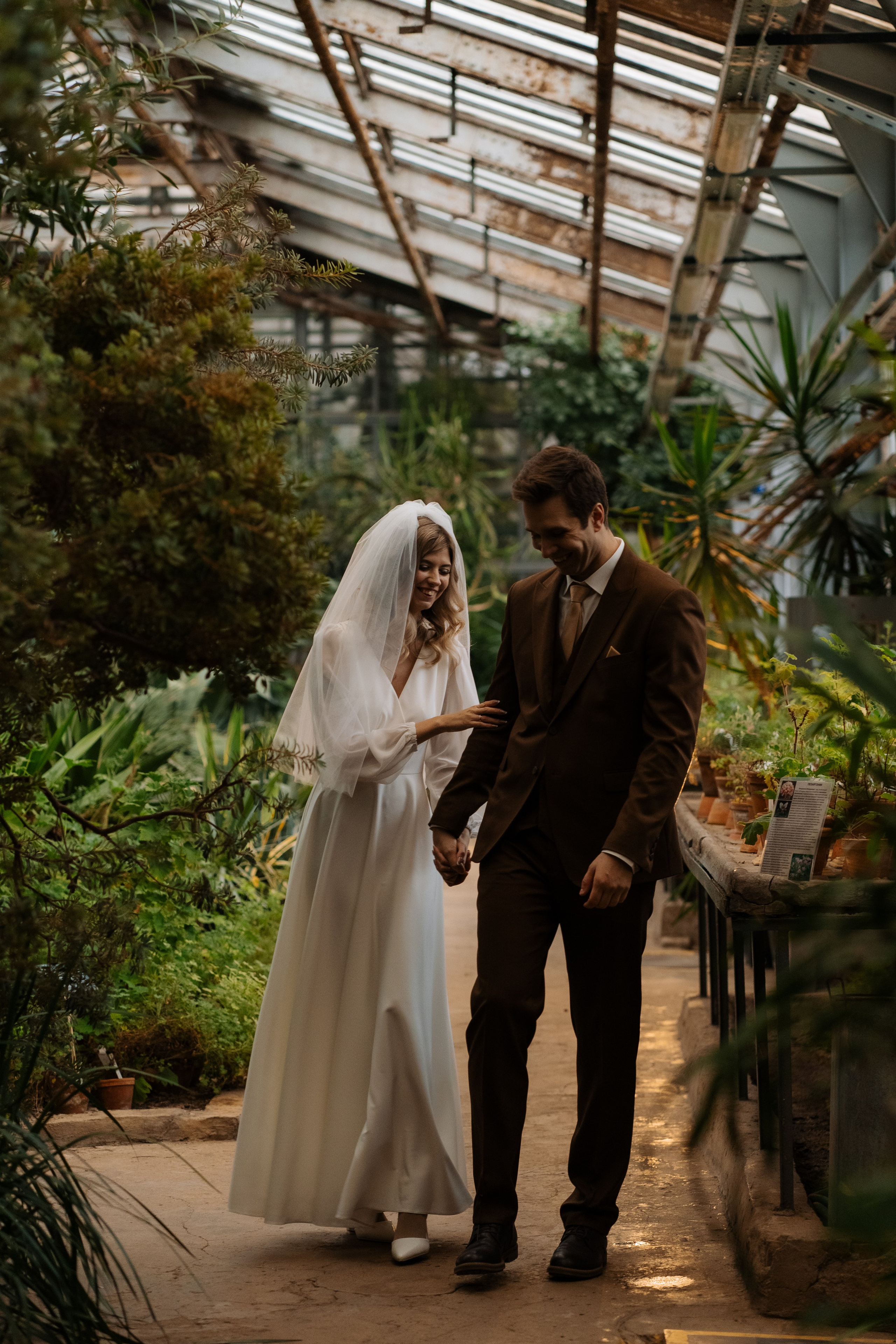 Свадебная фотосессия в оранжерее, Москва. Свадебный фотограф в Москве Анна Полушина