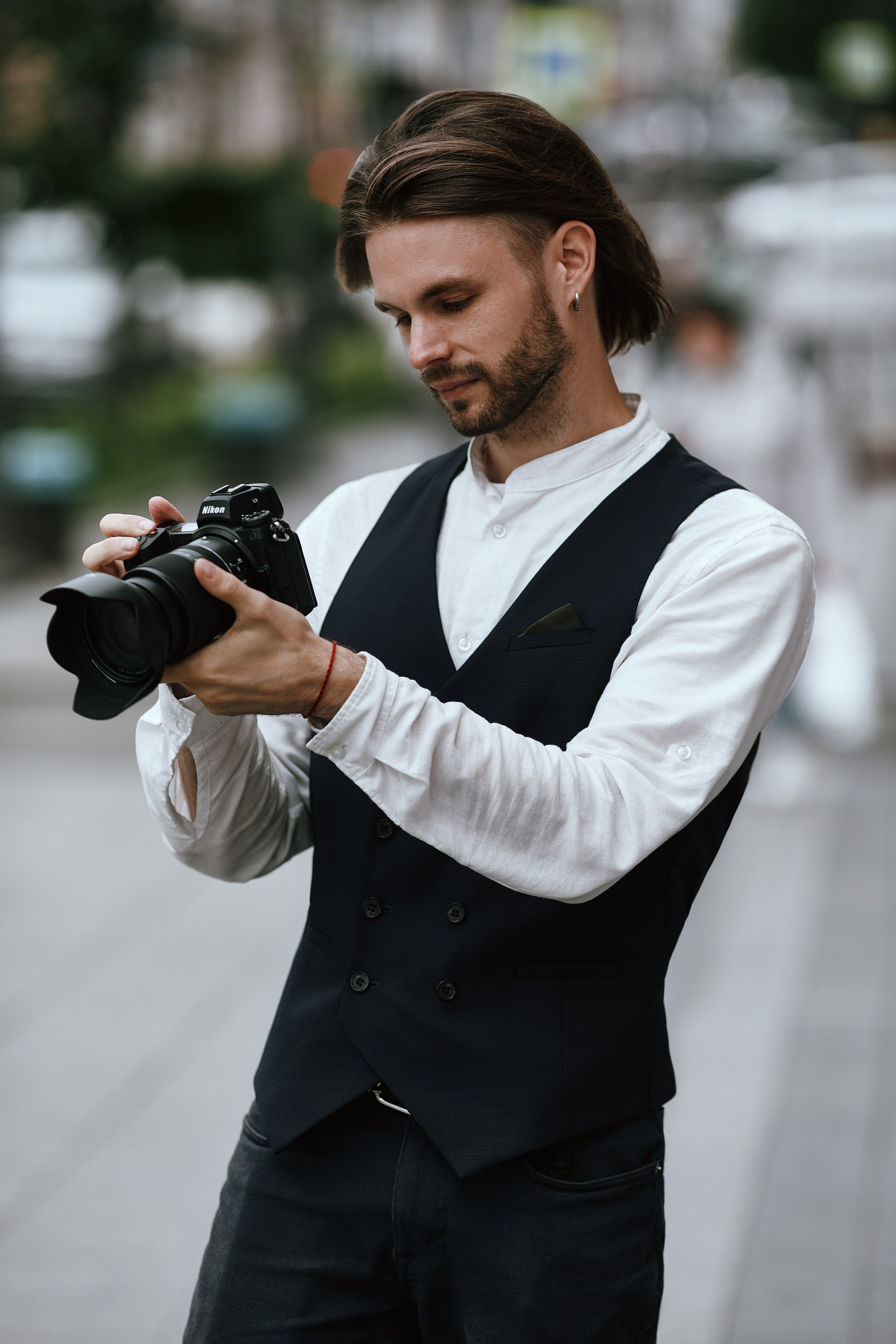 Фото для фотографа в деловом костюме в центре Владивостока
