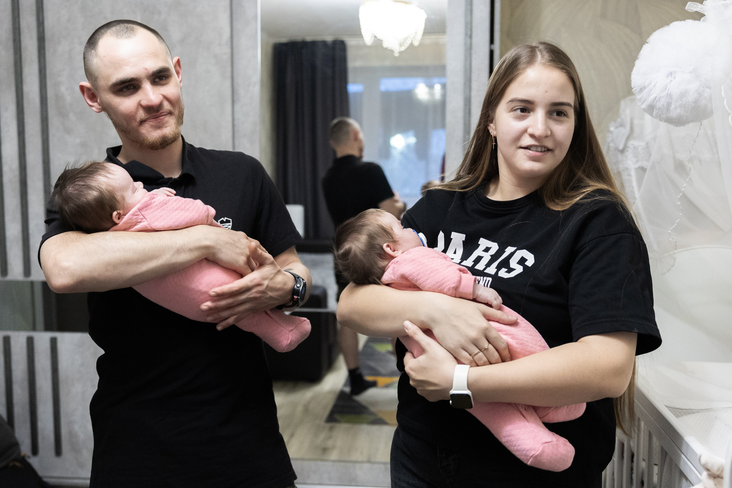 Ирина и Максим. Родители двух пар близнецов. Репортажный фотограф Наталья Лапцевич