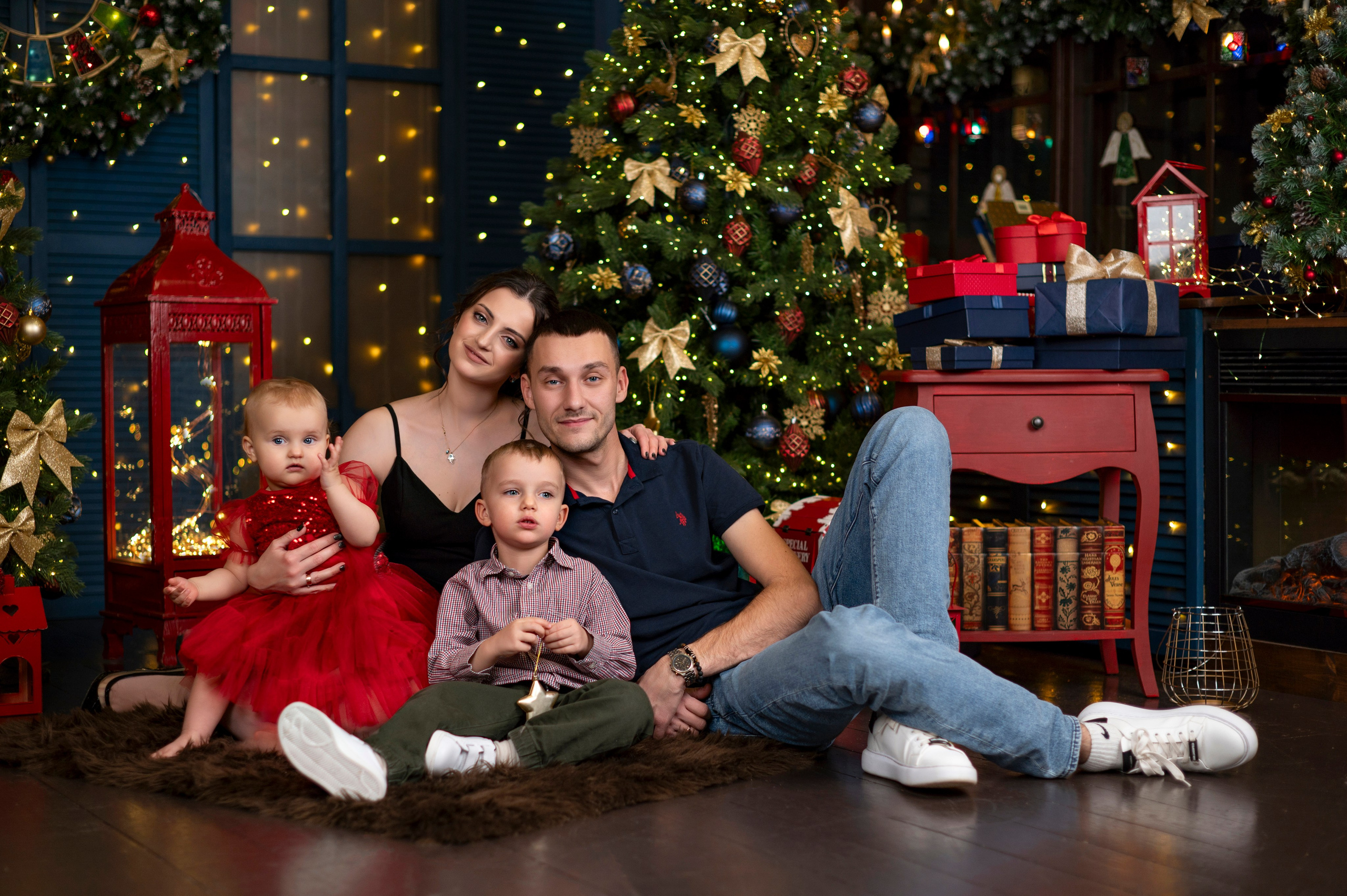 Семейная фотосессия студия Леонардо. Детский и семейный фотограф г. Москва Оксана Катаджи