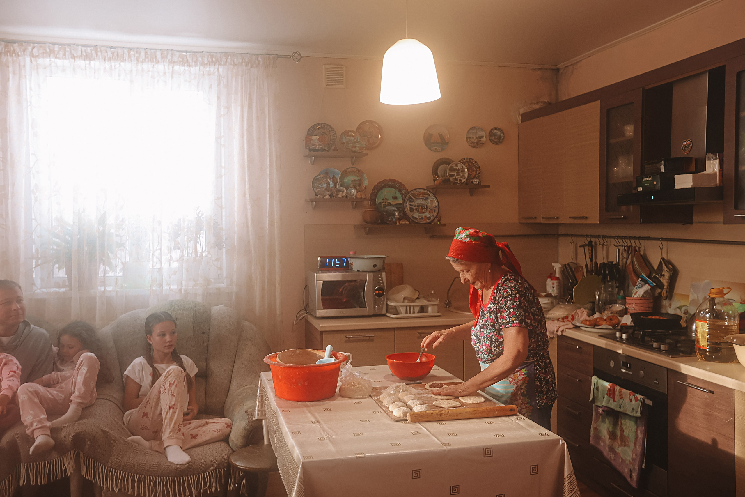 Большая семья репортаж. Семейный фотограф Тюмень, фотограф на роды Салмина Мария