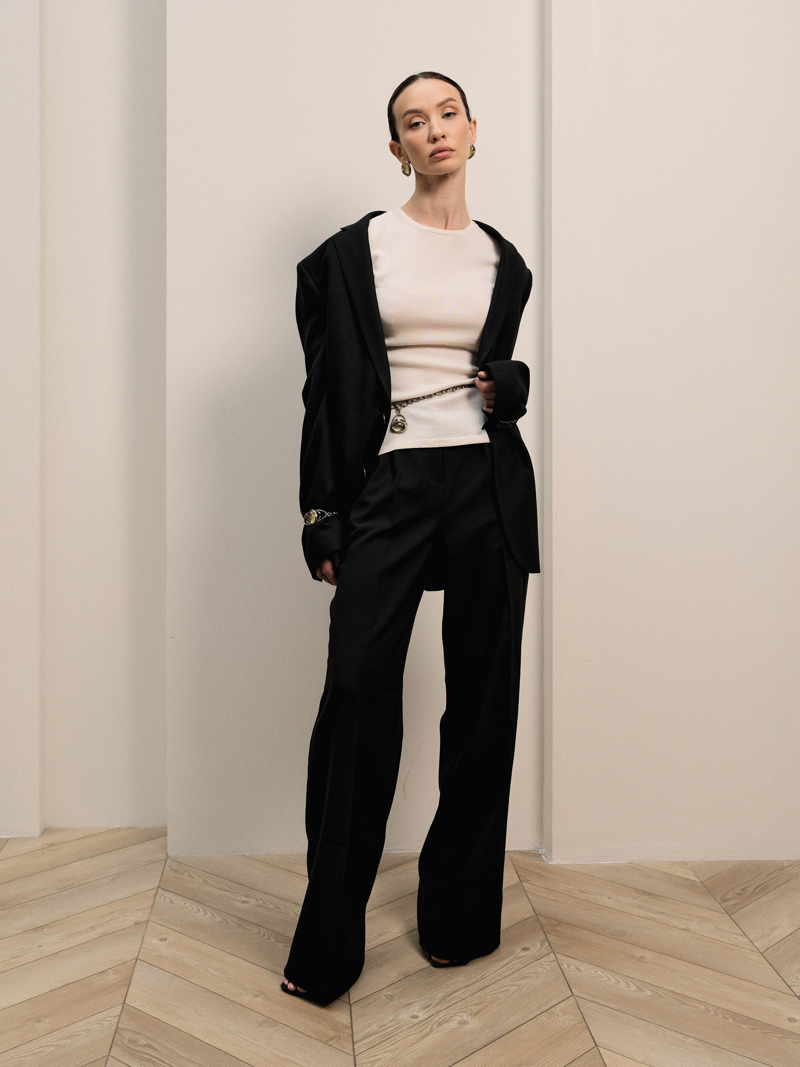 Red Cardigan. Фотограф в Москве и Сургуте Алла Лесовая. Снимаю каталог для брендов и индивидуальные портреты для людей