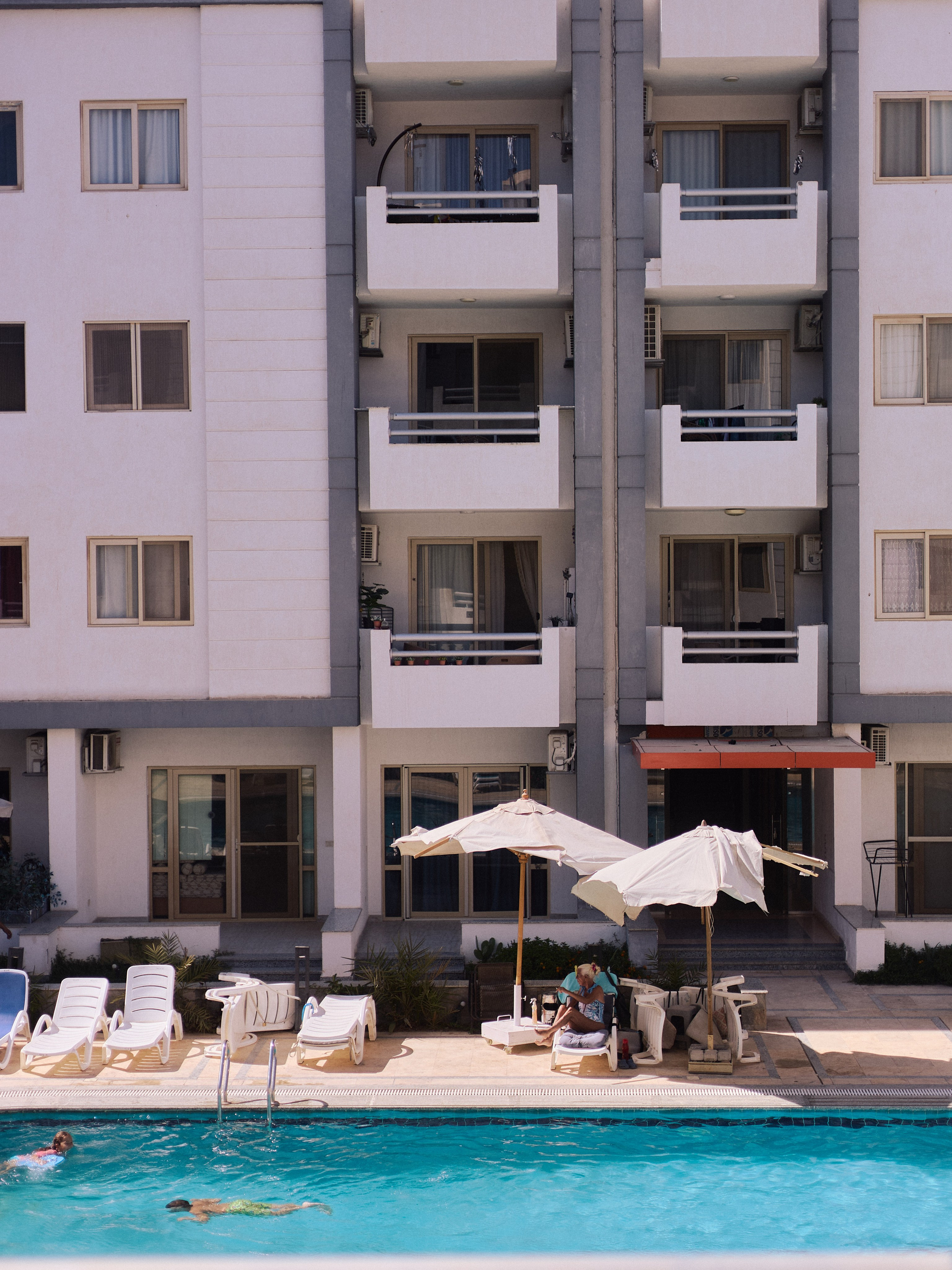 Проверяя камеру. Jorgis — фотограф в Хургаде / обучение фотографии