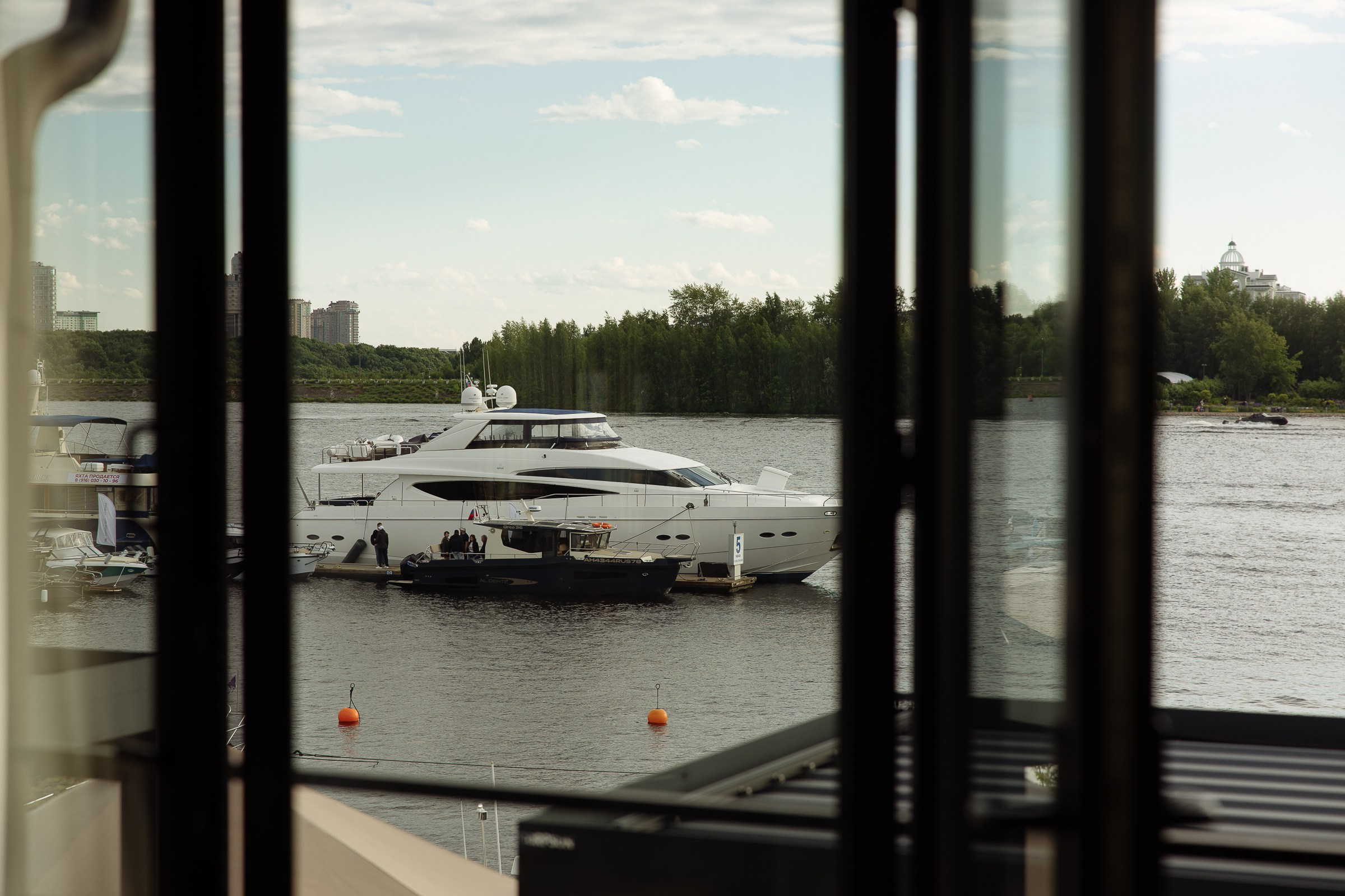Выставка яхт и катеров. Ryal Yacht Club. Фотограф в Москве