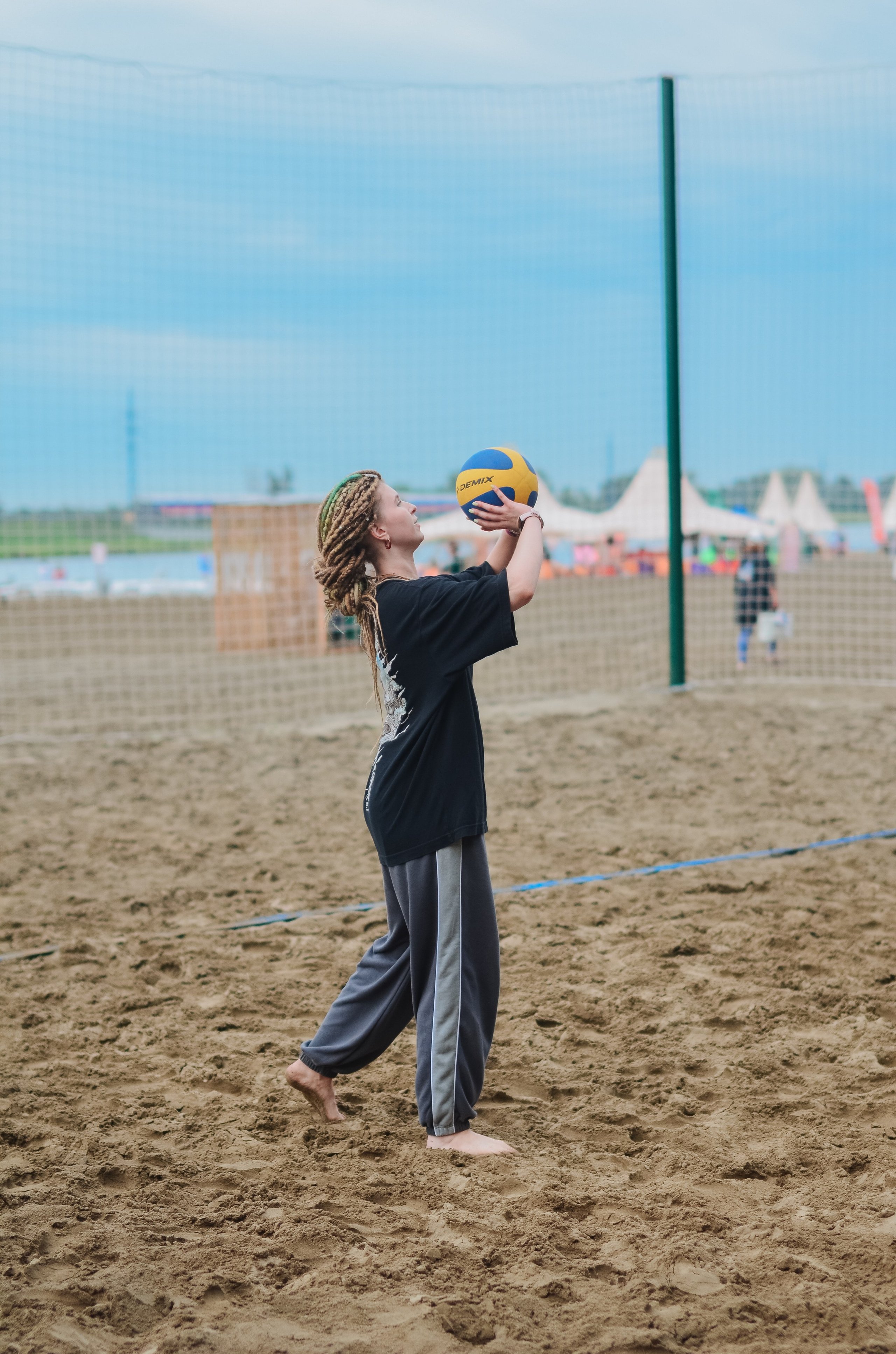 Фестиваль «Грань» 2025. Спортивная площадка. Денисова Аля — фотограф для парных съемок и индивидуальных историй в Барнауле