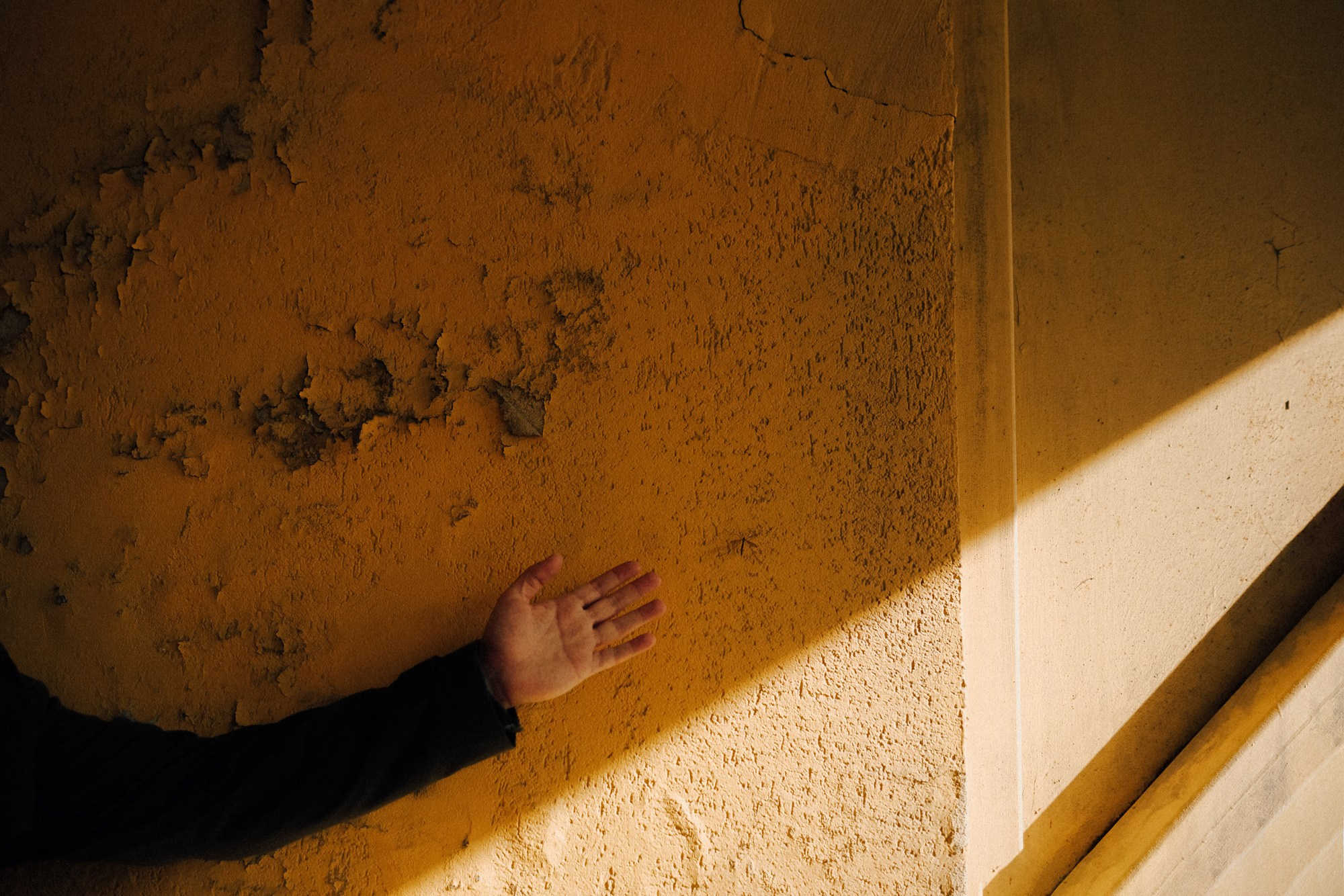 Фотограф Тюмень Дарья Мустафина — Мужская фотосессия на улицах Тюмени. Портретный фотограф Тюмень Дарья Мустафина