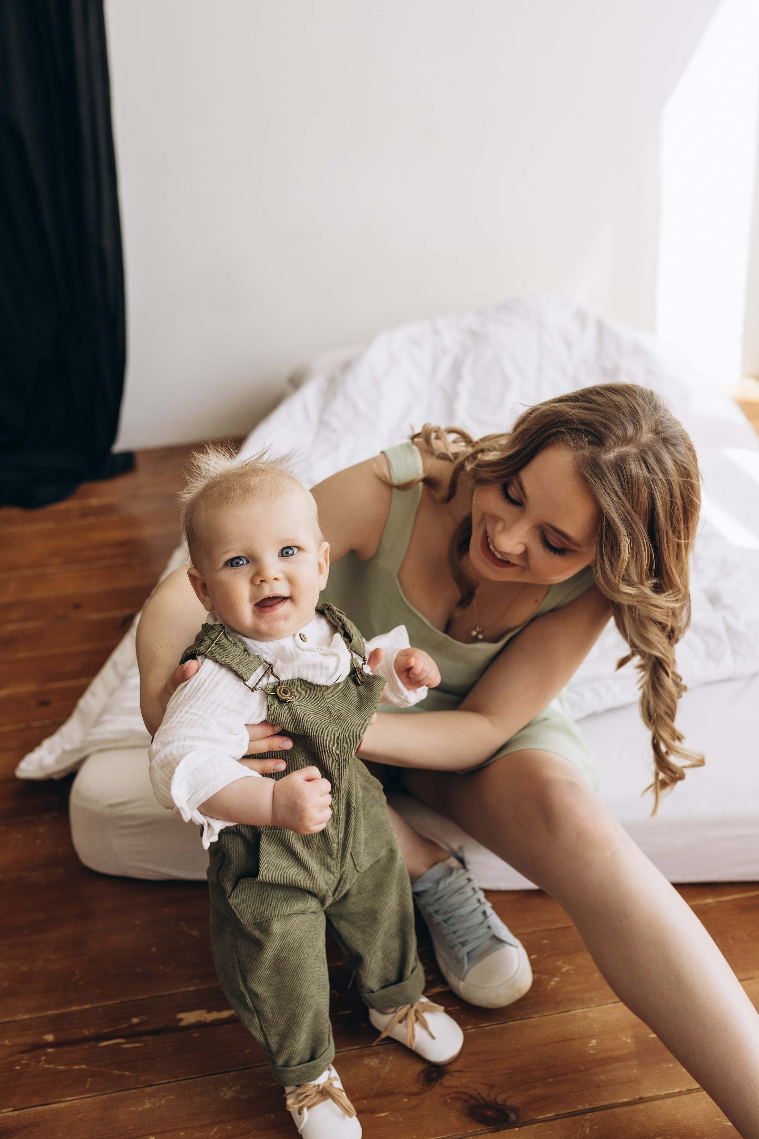 Семейная фотосессия в студии в Москве, семейный фотограф Анна Полушина. Свадебный фотограф в Москве Анна Полушина