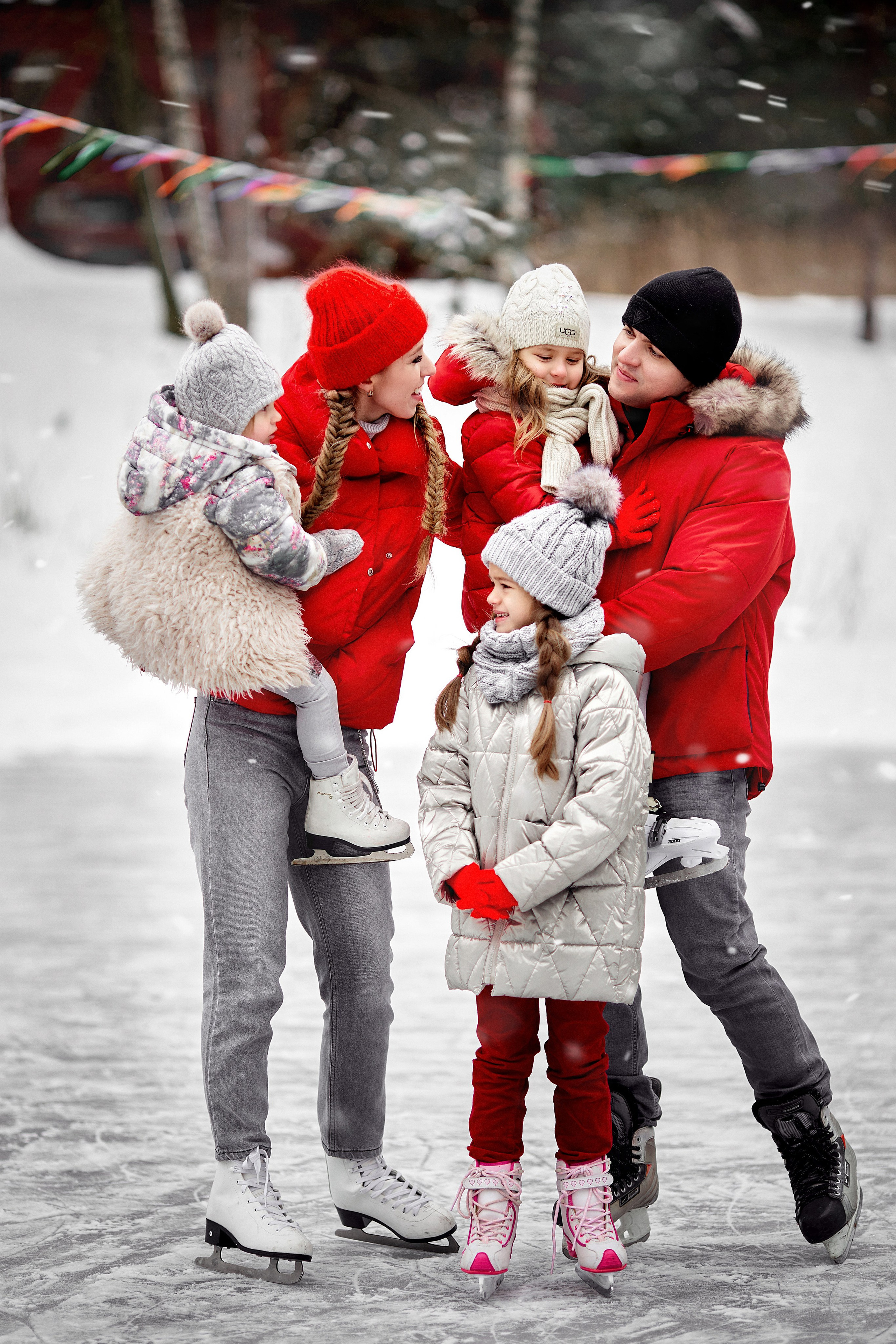 Семья с машиной. Свадебный и семейный фотограф Игорь Елагин