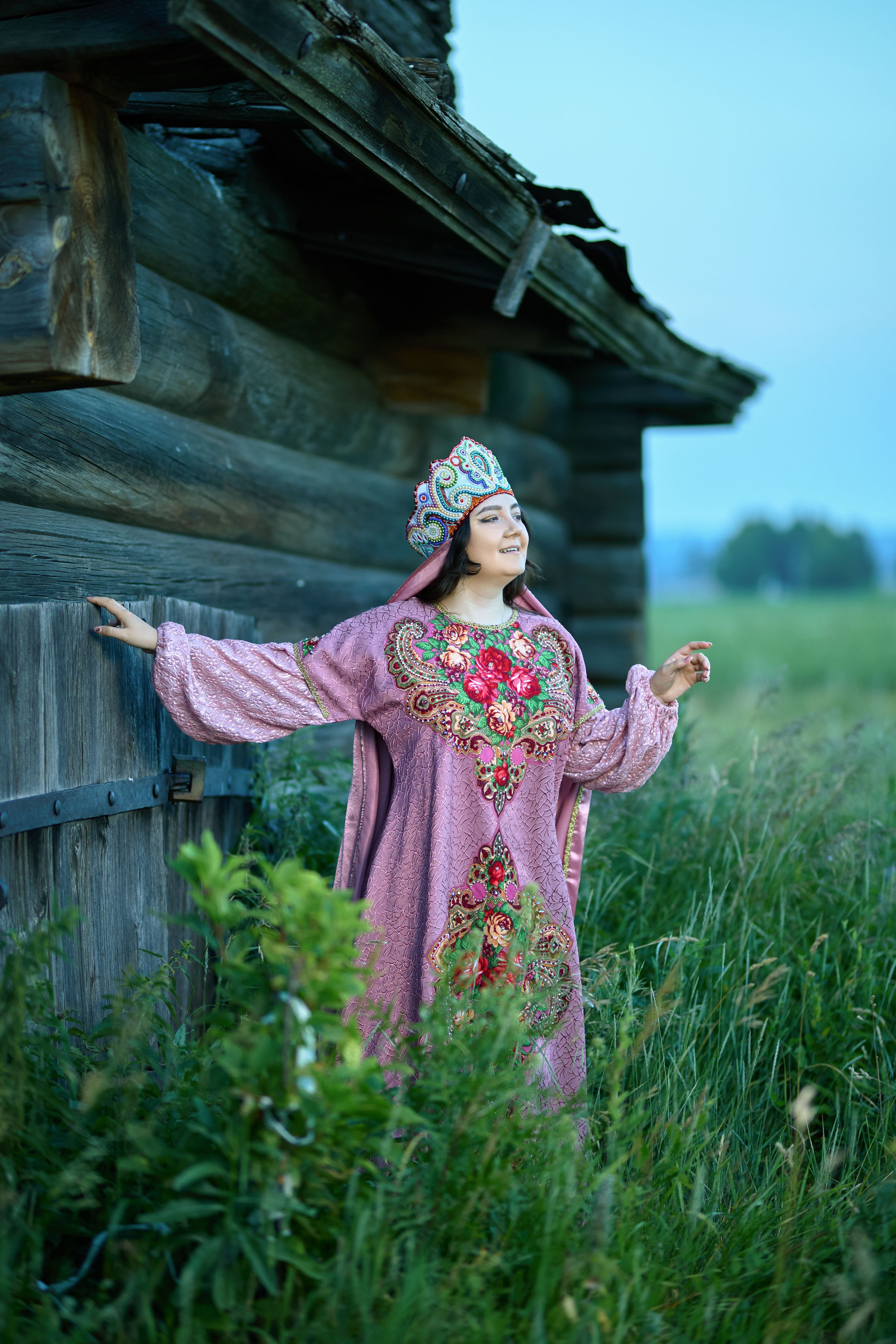 Тематическая фотосессия у старой мельницы, народном костюме царевны, стиле ивана купала. Чувашия, Чебоксары. Владимир Суздалов (ProMaXe) — Портретный фотограф, тематические фотосессии в Чебоксарах
