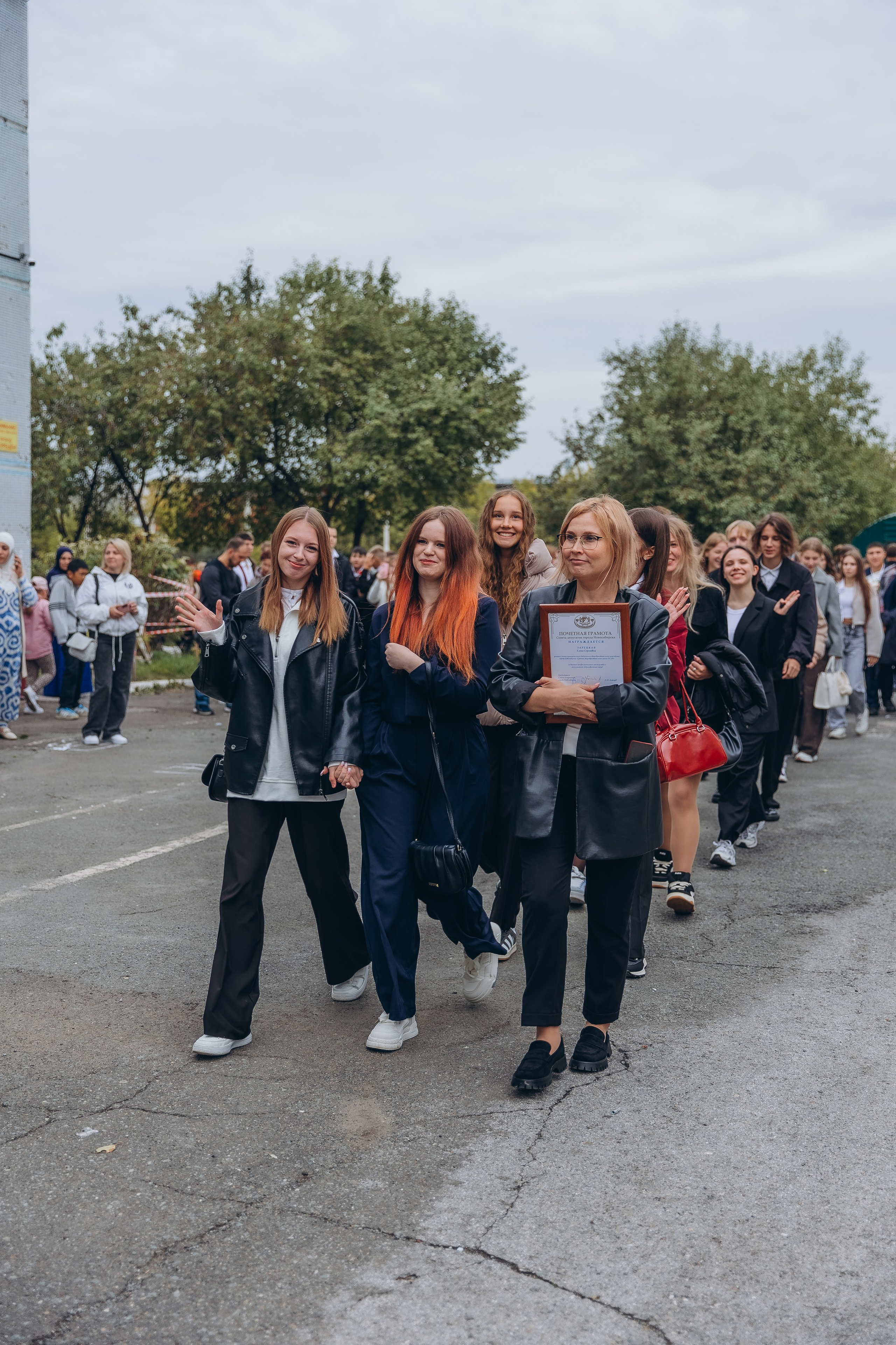Линейка 199 школа. Фотограф из Сибири
