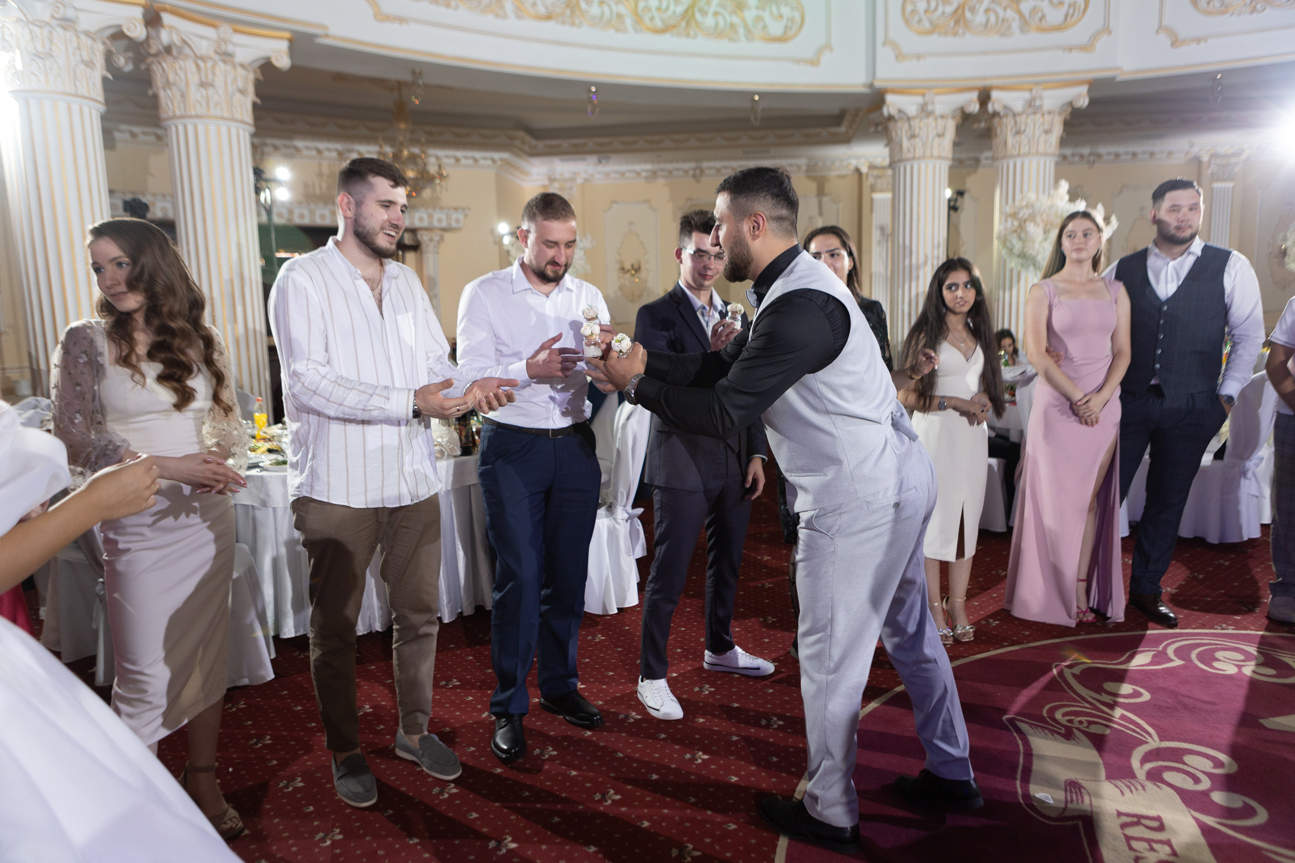 Свадебный фотограф Уфа — Руслан ГабдлисламовЖивые эмоции, красивые кадры, воспоминания на всю жизнь.Работаю по всей Республике Башкортоста. Свадебный фотограф Уфа Руслан Габдлисламов