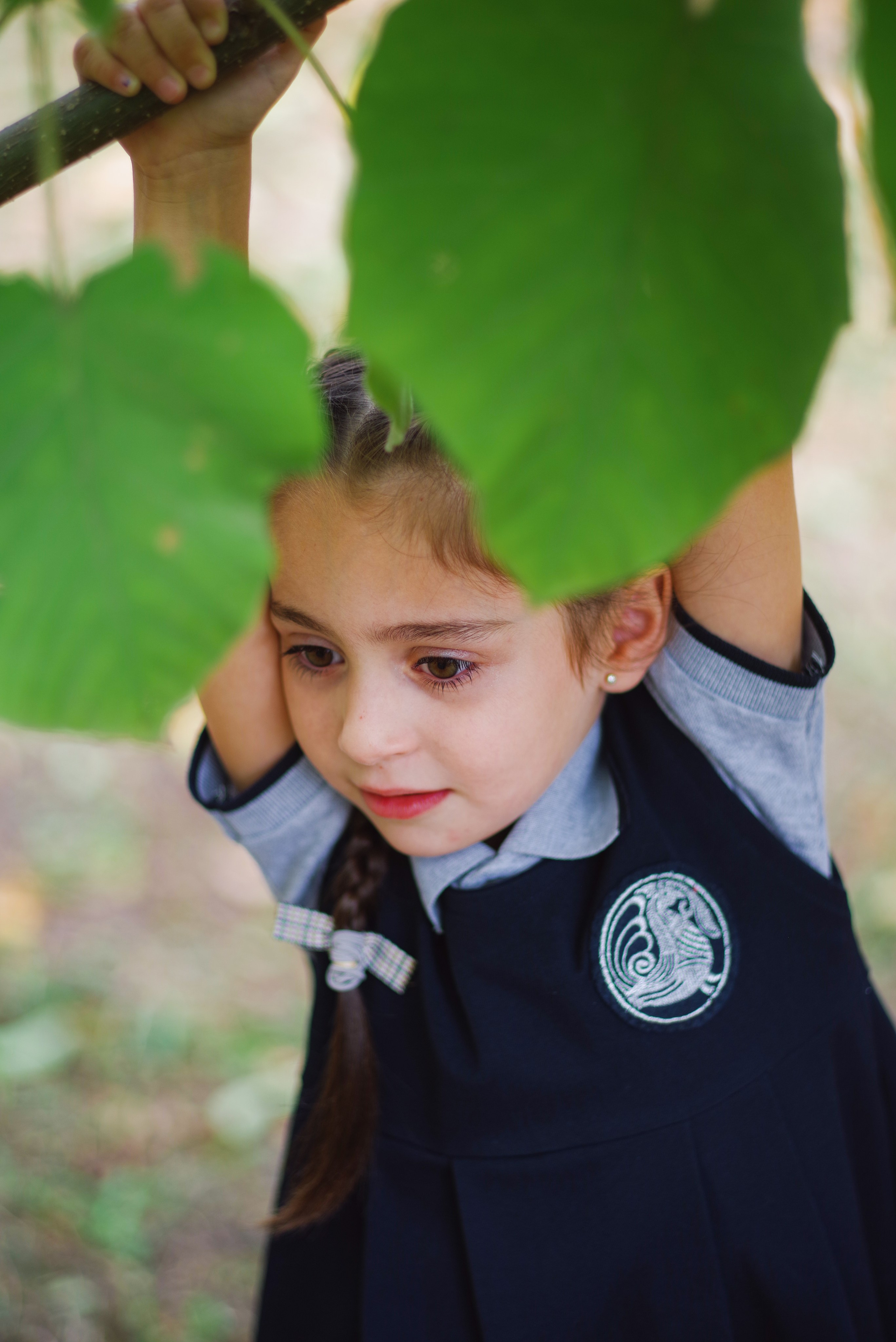 Элене идёт в школу. Портретный фотограф Денис Милютин