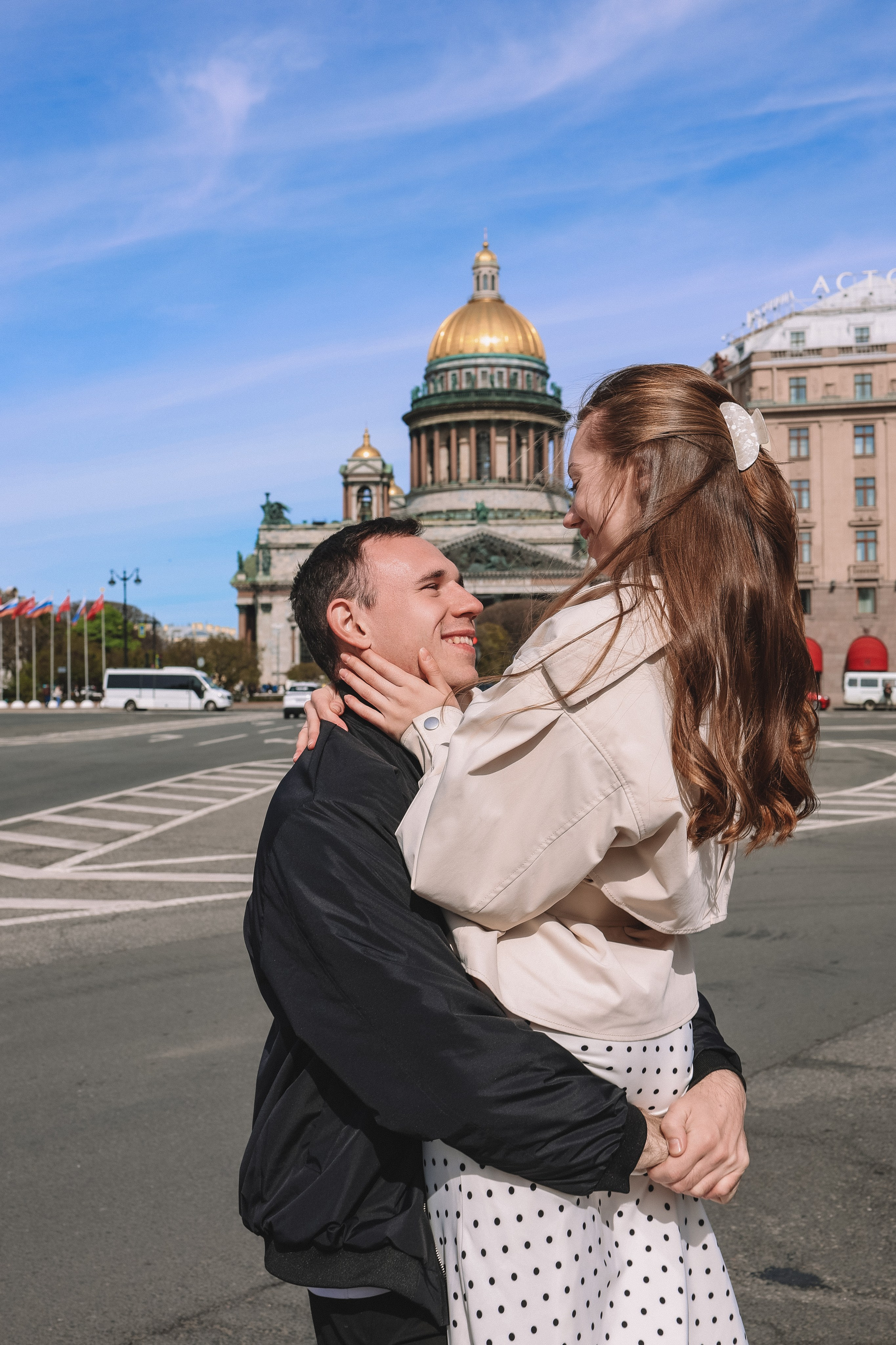 Прогулочная фотосессия лавстори на набережной в центре СПб