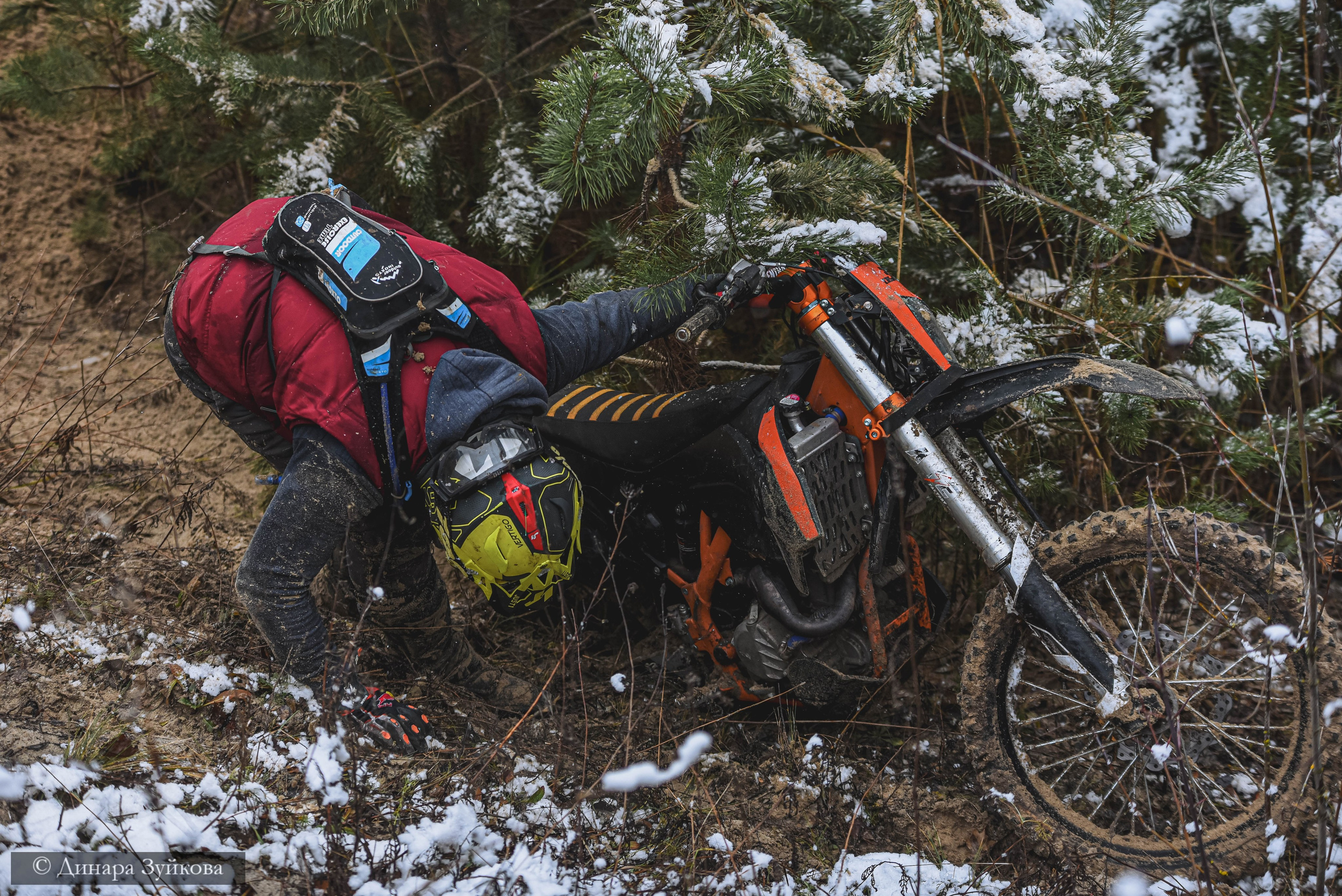 «На местности». Мотофотограф в Нижнем Новгороде Динара Зуйкова