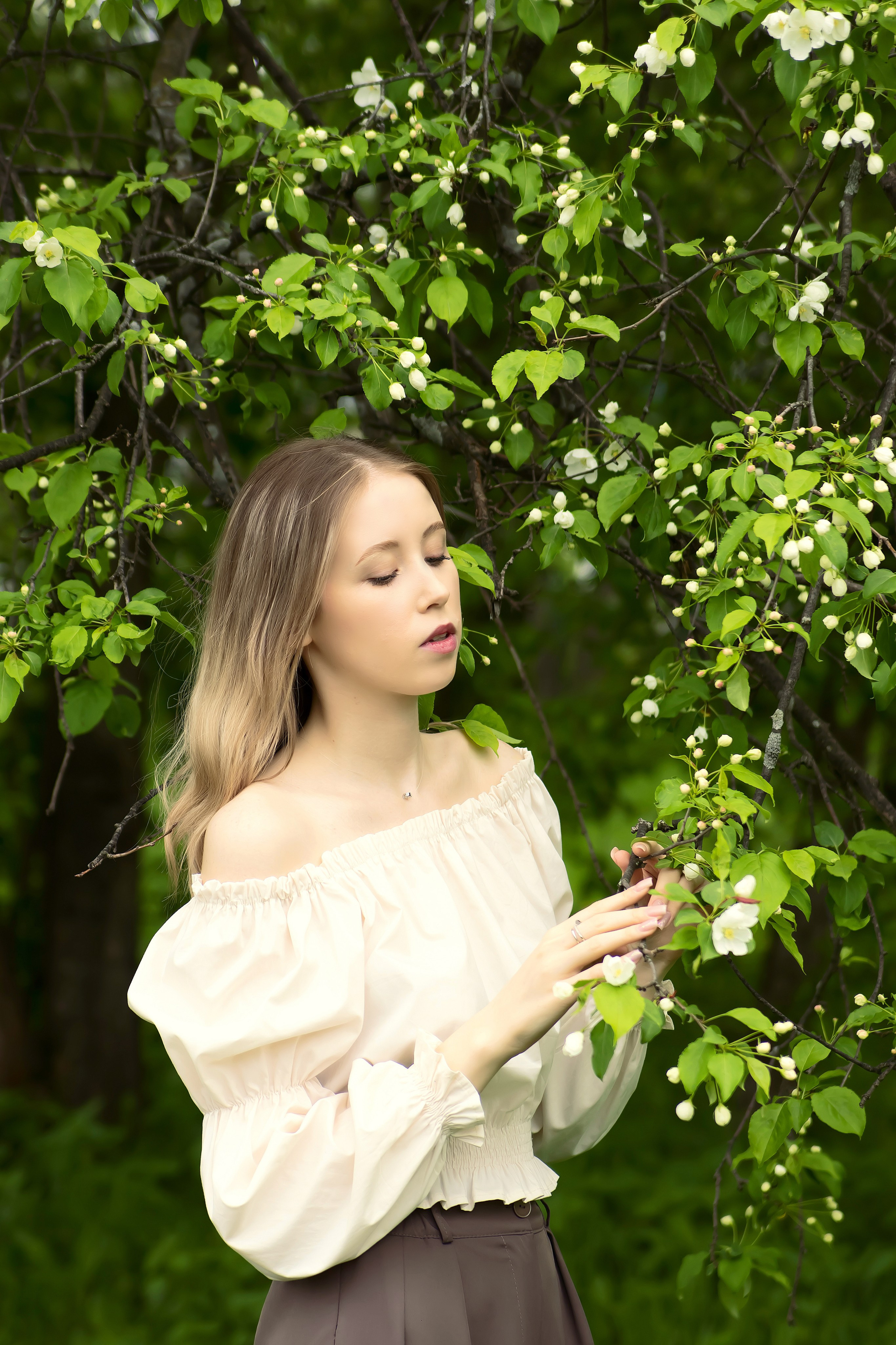 Индивидуальная фотосессия на цветении. Детский и семейный фотограф Кемерово Антонина Семеркова!