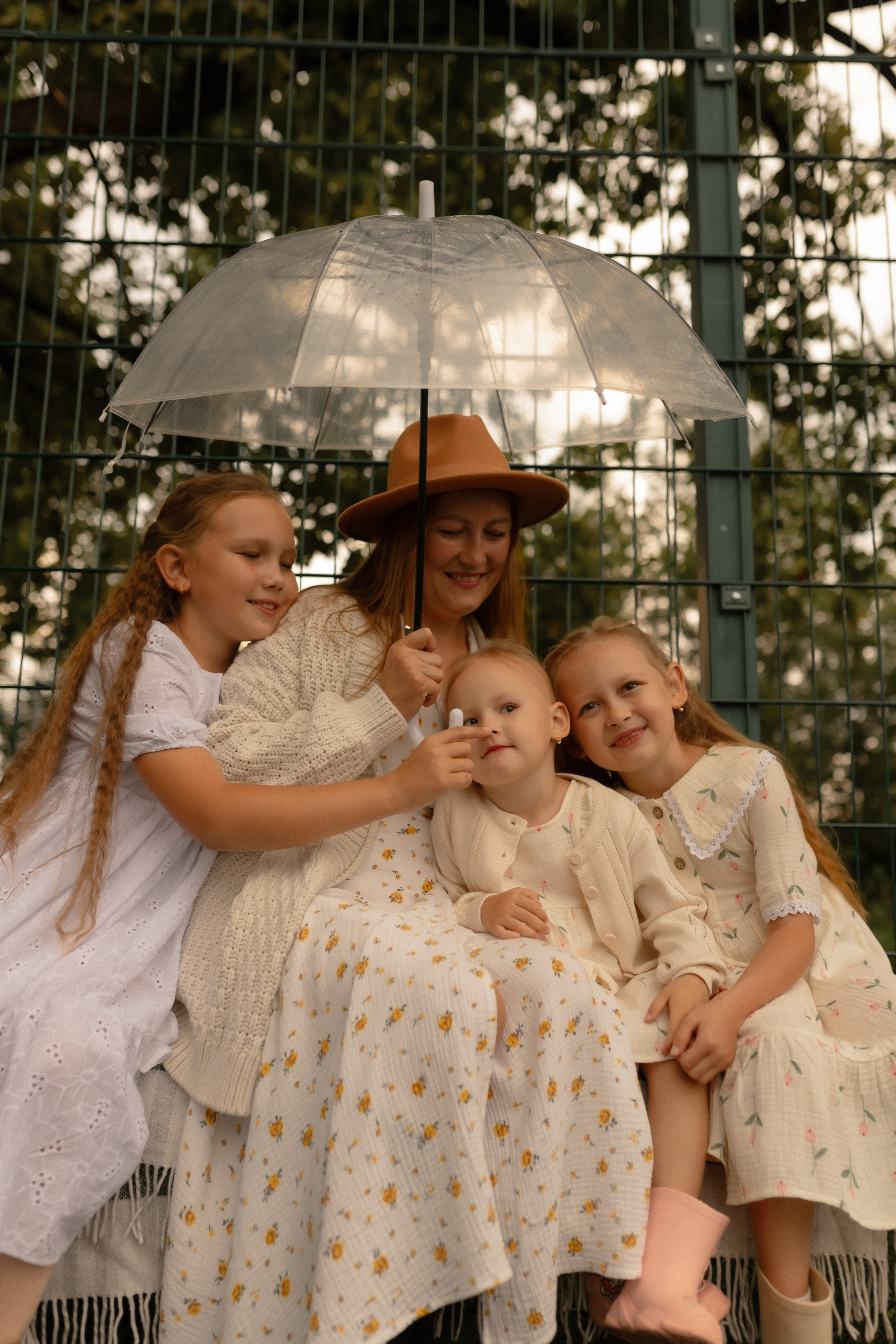 Мама Алина, Маша, Дина и Анечка. Фотограф Татьяна Семенова