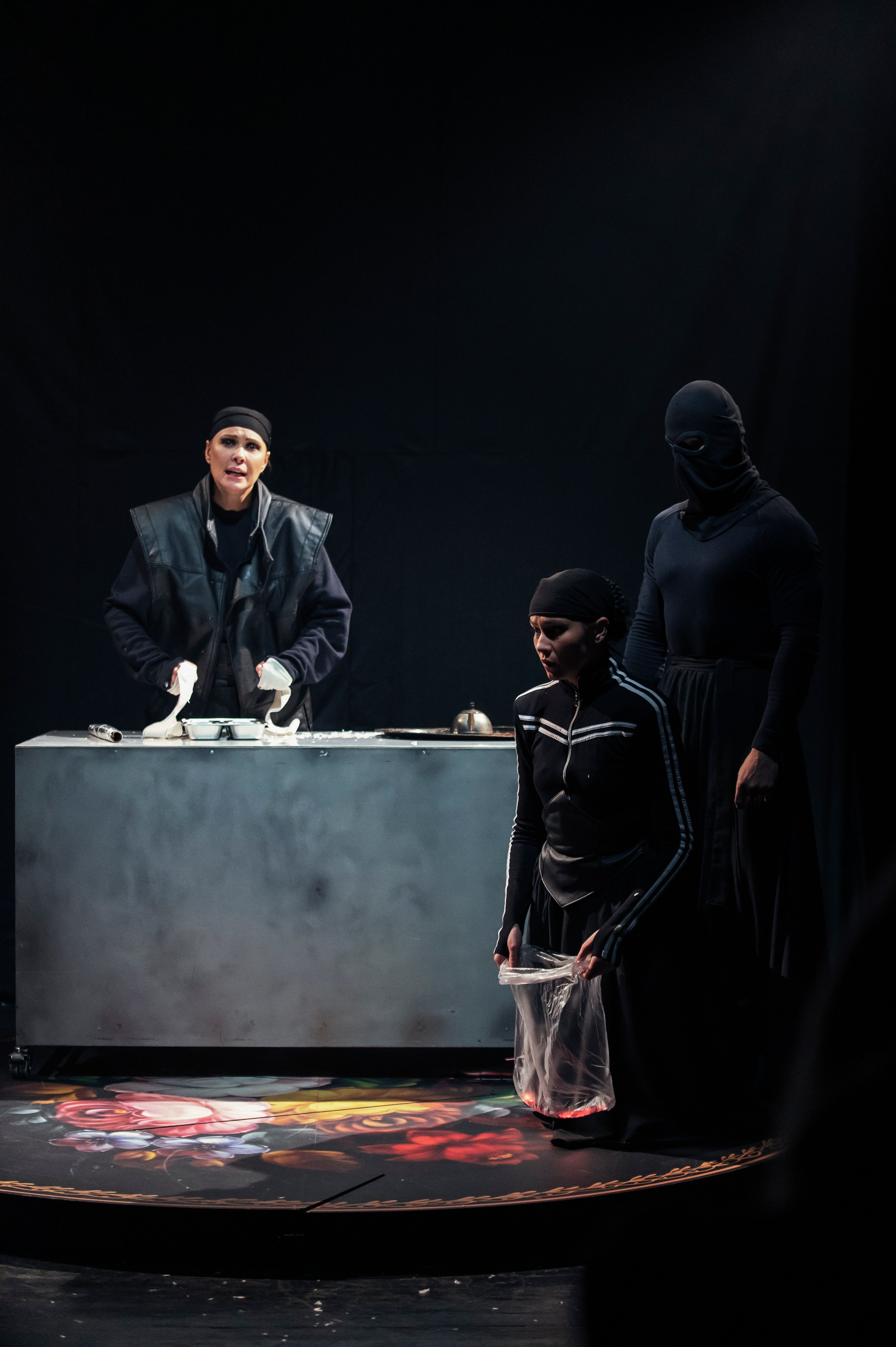 Спектакль "Магазин", Небольшой Драматический Театр /Санкт-Петербург/. Татьяна Колганова, Анна Шельяпкова, Михаил Тараканов