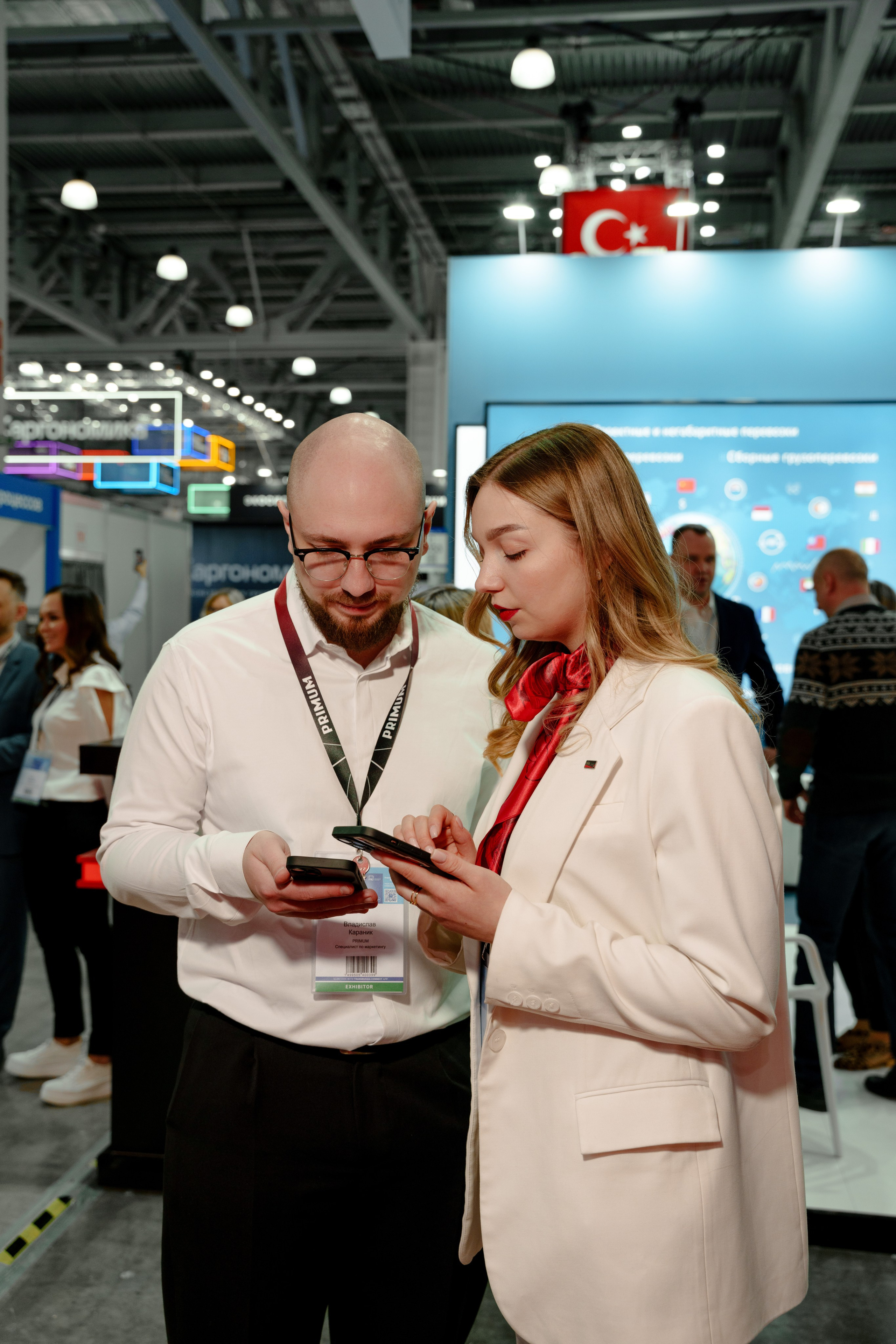 Репортажный фотограф на экспо Крокус. Репортажный фотограф Москва Сергей Дружинин