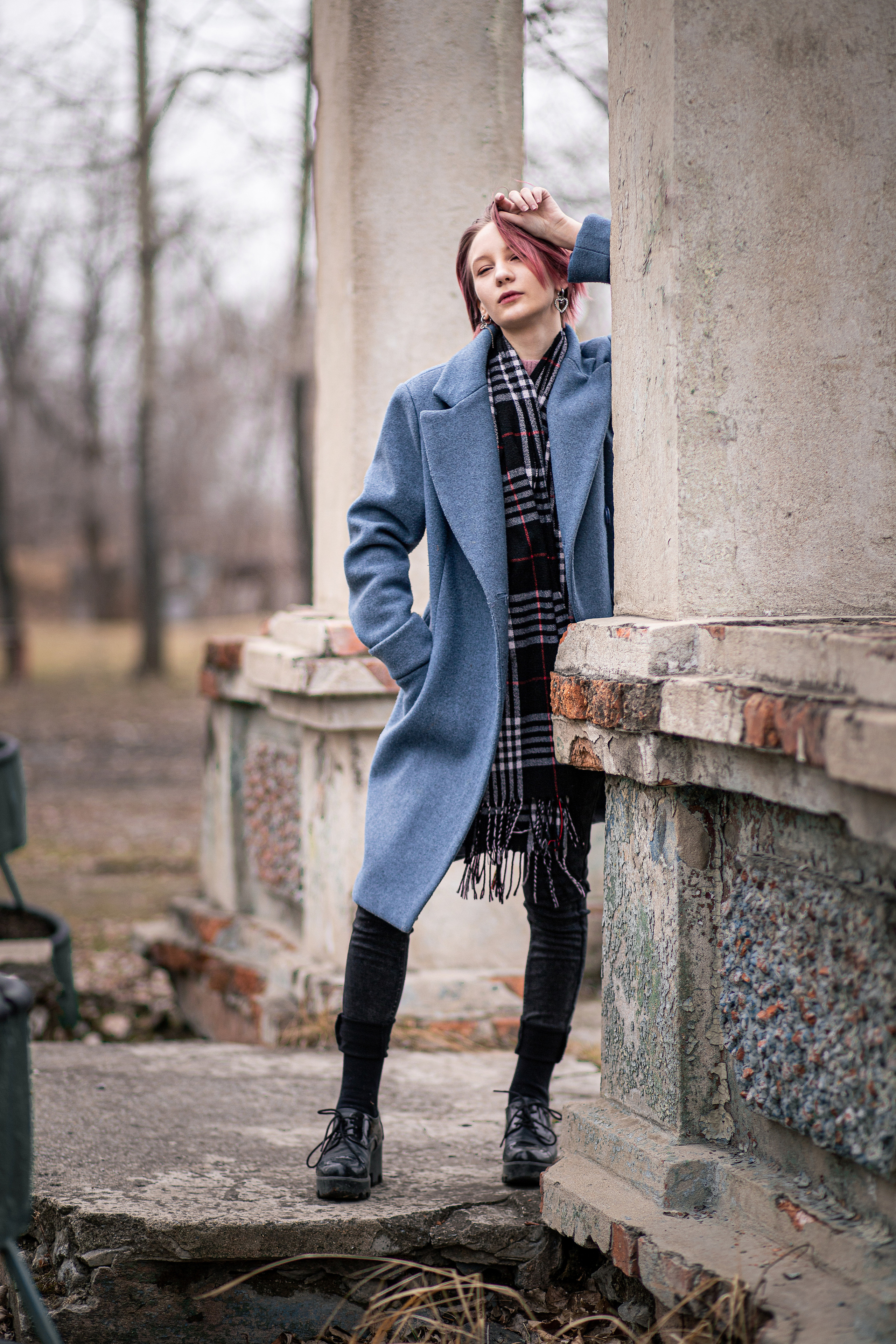 Модель в синем пальто. Фотограф Иван Тарасов