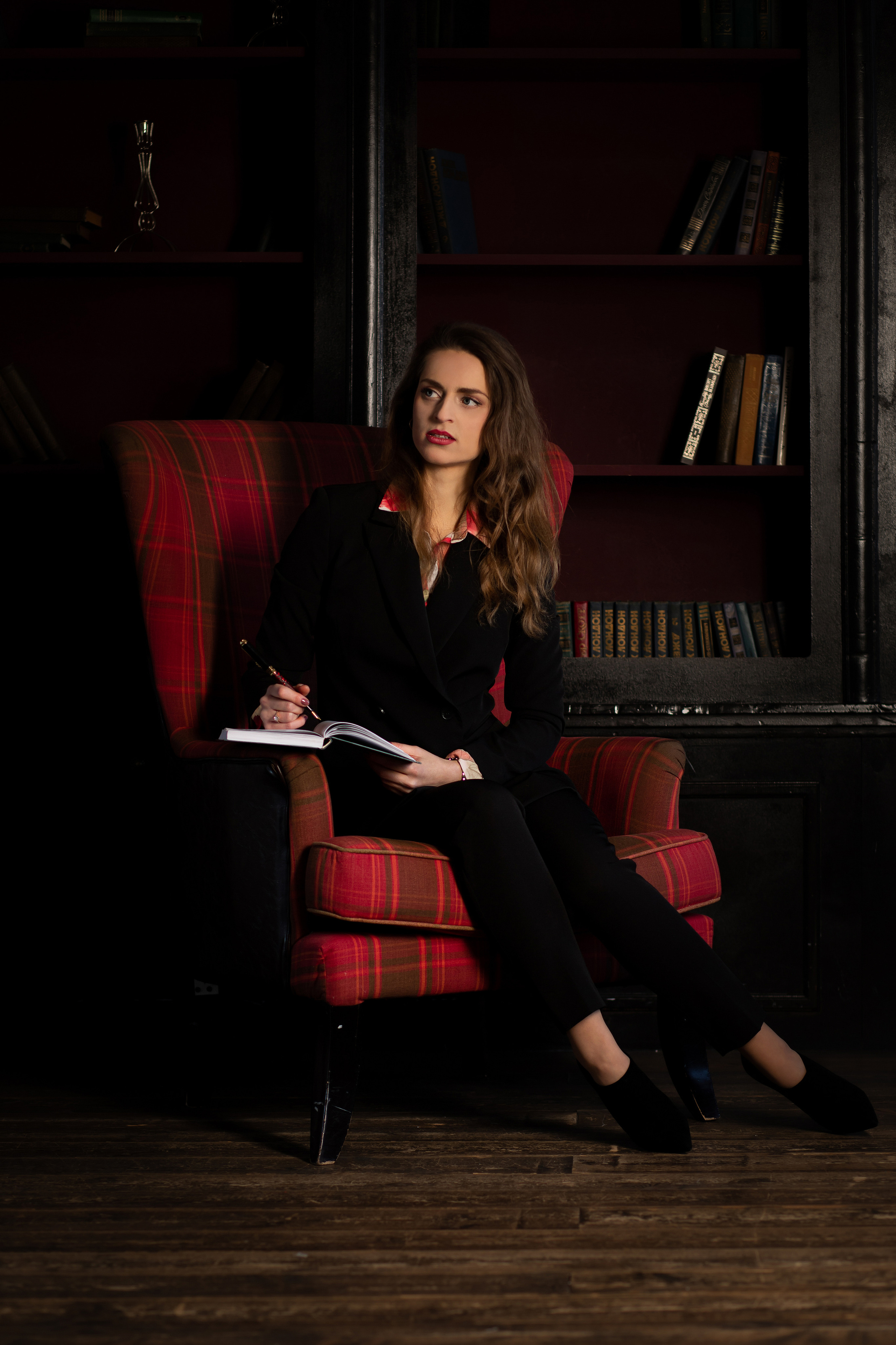 Контентная фотография для психолога в студии во Владивостоке