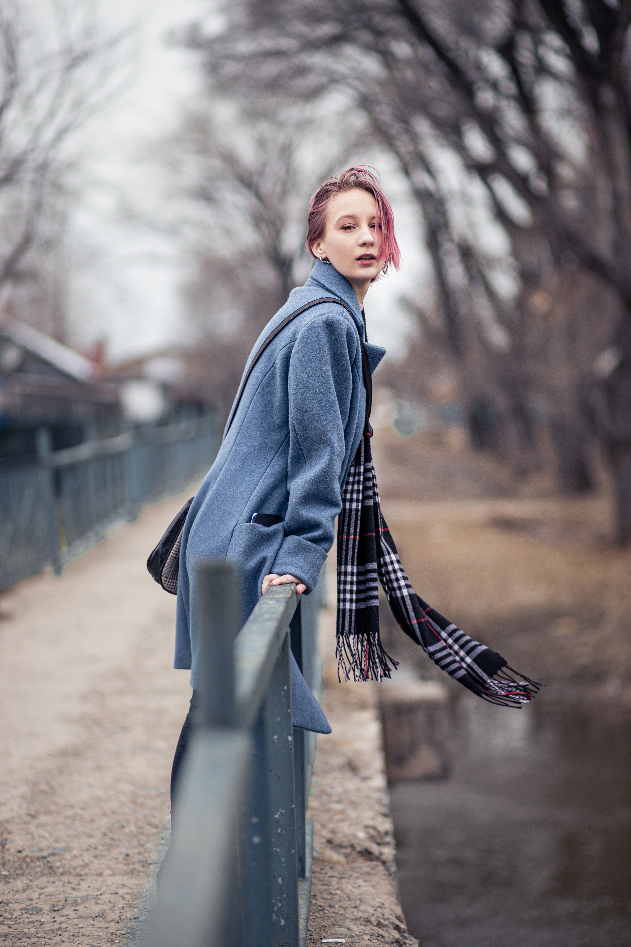 Девушка с розовыми волосами фотосессия во Владивостоке