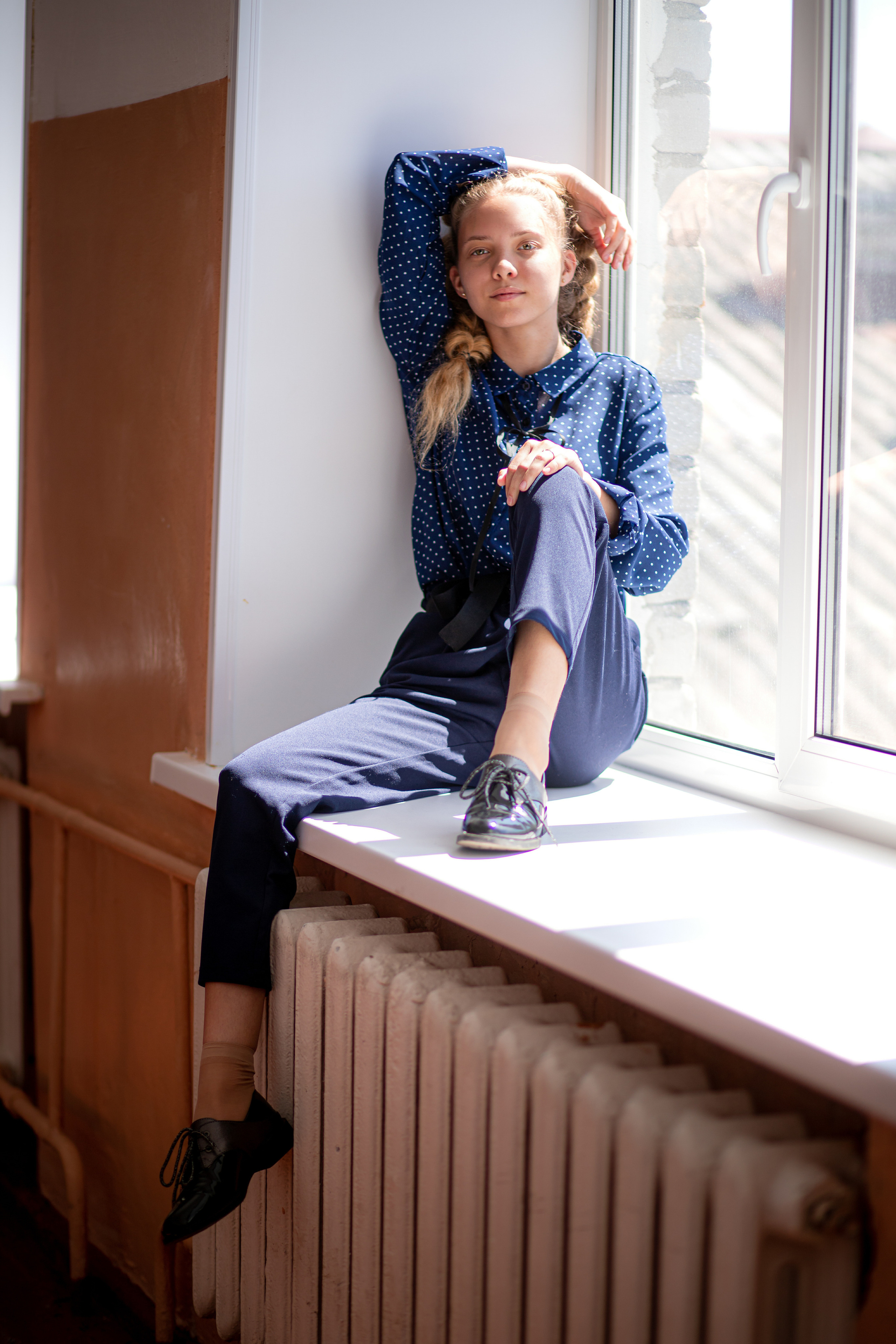 Школьная фотография на подоконнике. Владивосток