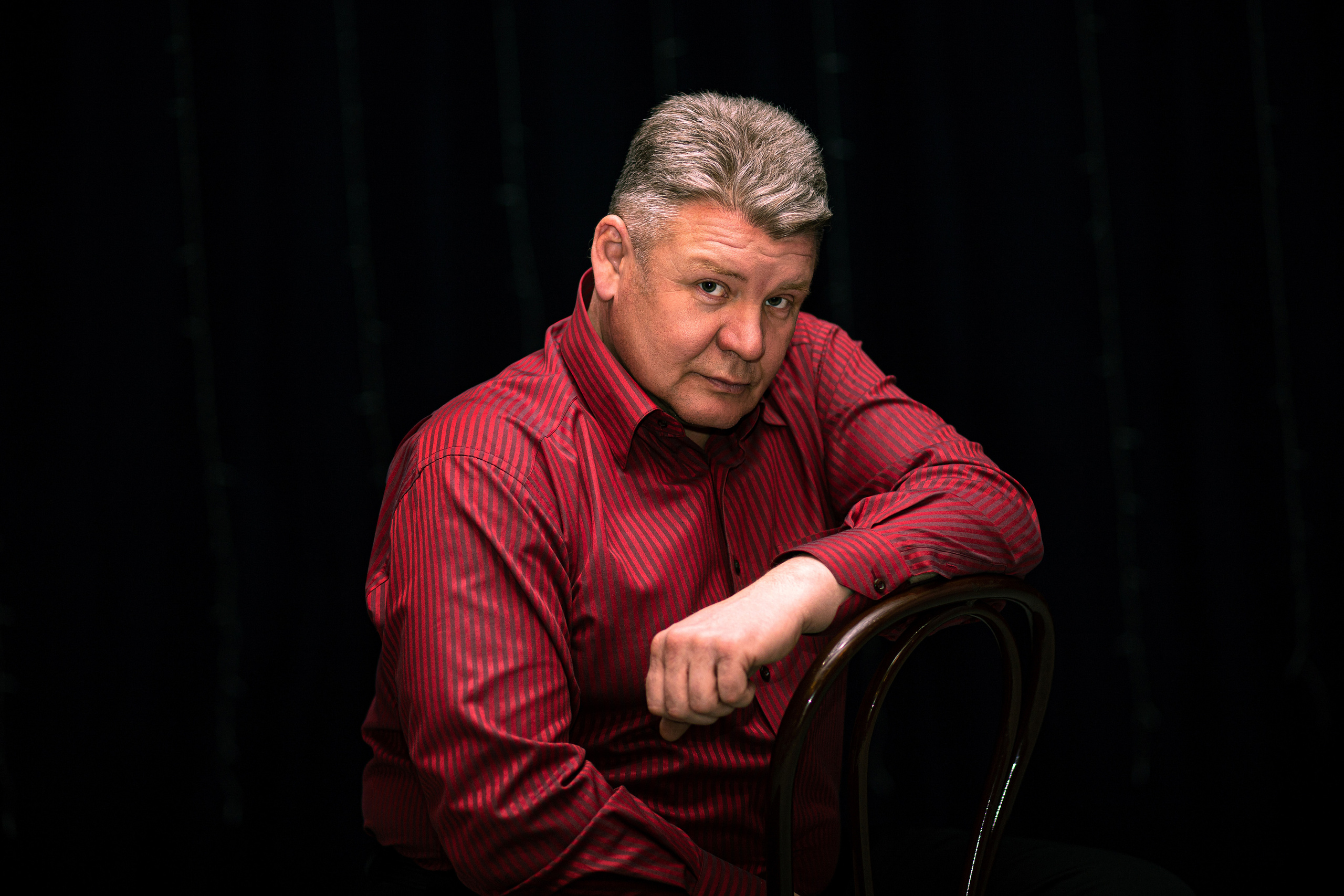 Взрослый мужчина. Портретная мужская фотосессия Владивосток