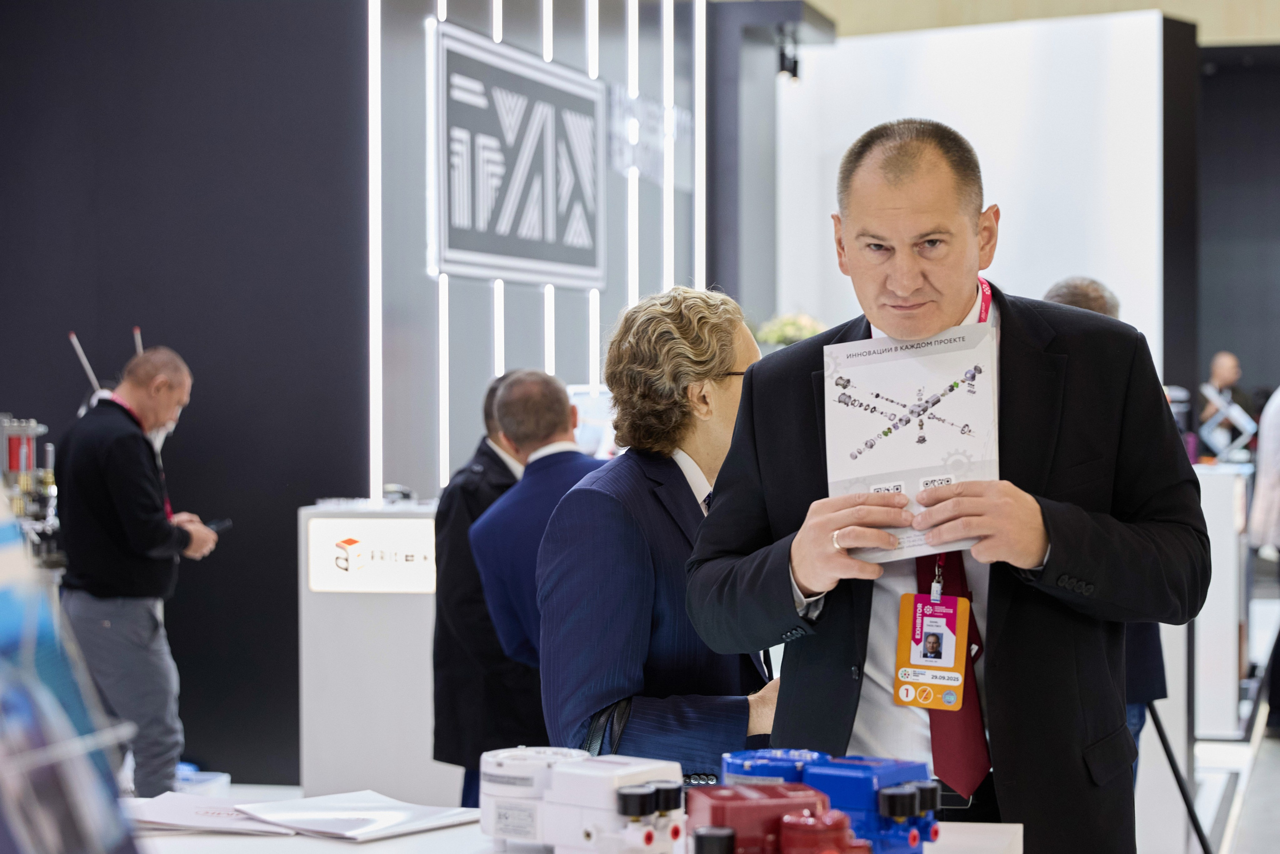 Выставка. Свадебная, репортажная фотосъемка и видеосъемка в Минске. Илья и Юлия Ширмановы. Фотограф | Видеограф | Минск