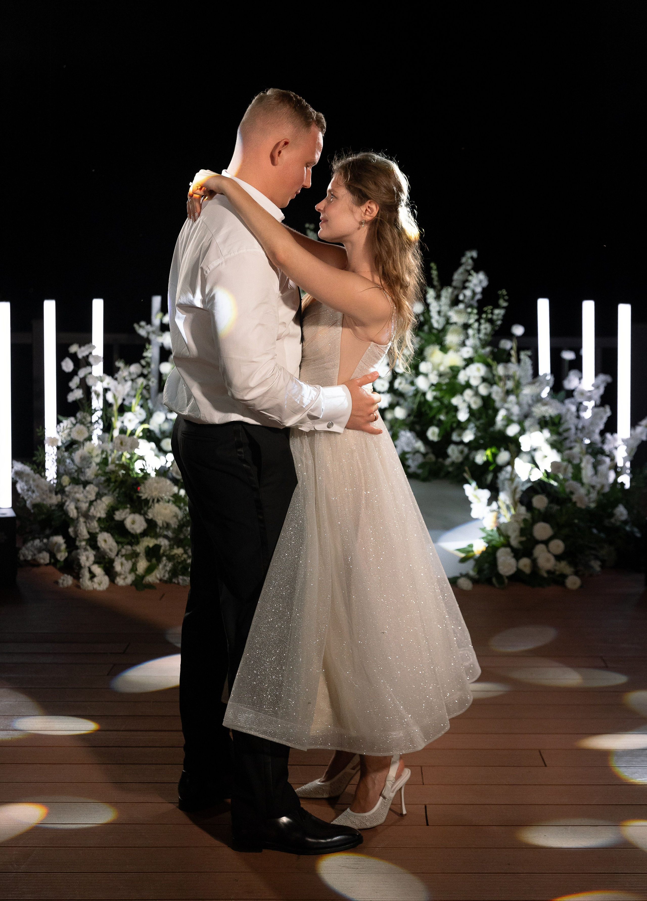 17|08|25. On Emotions агентство