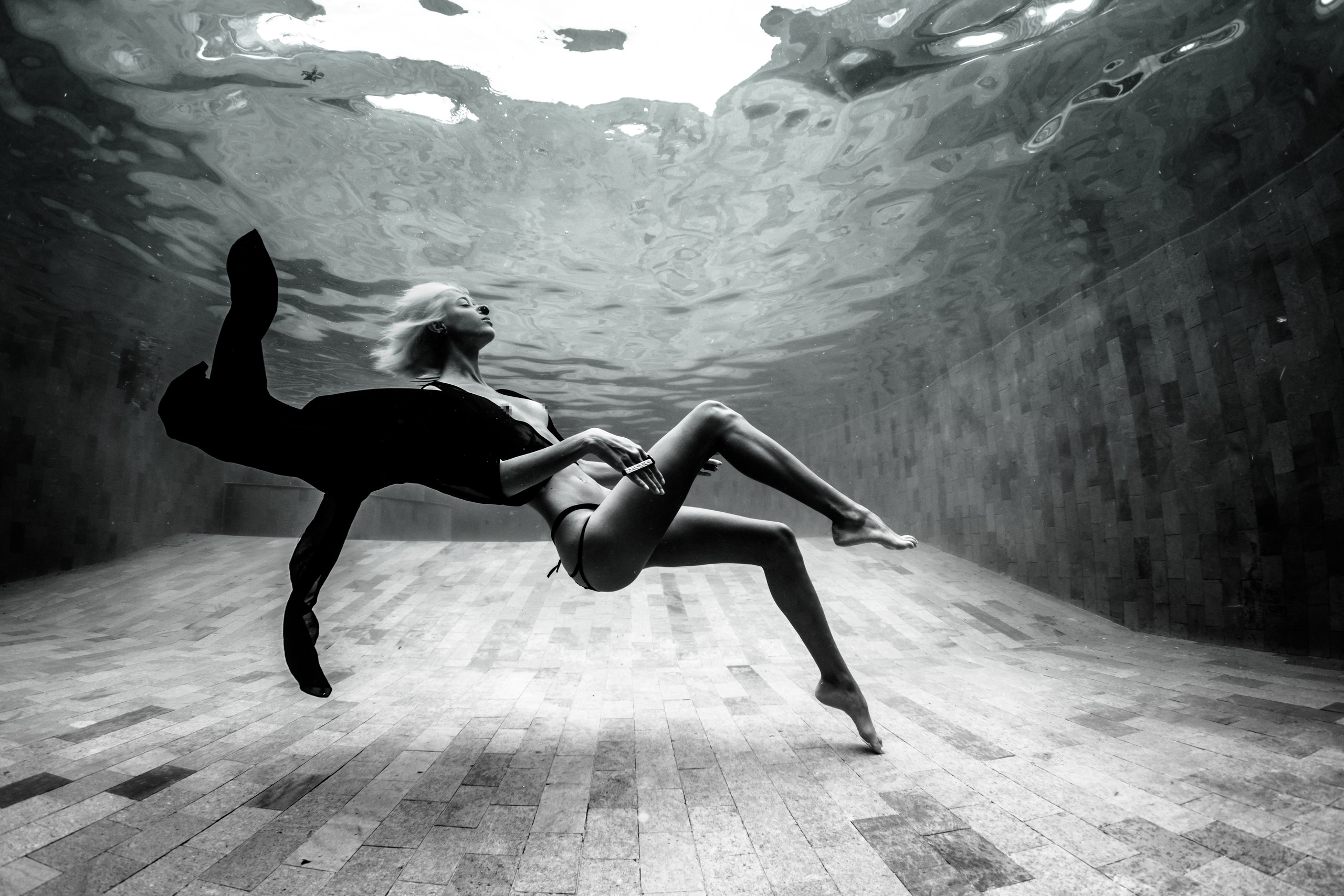 Фотосесии в Бассейне 18+. Лайфстайл Фотограф и Профессиональный Водный Фотограф в Москве