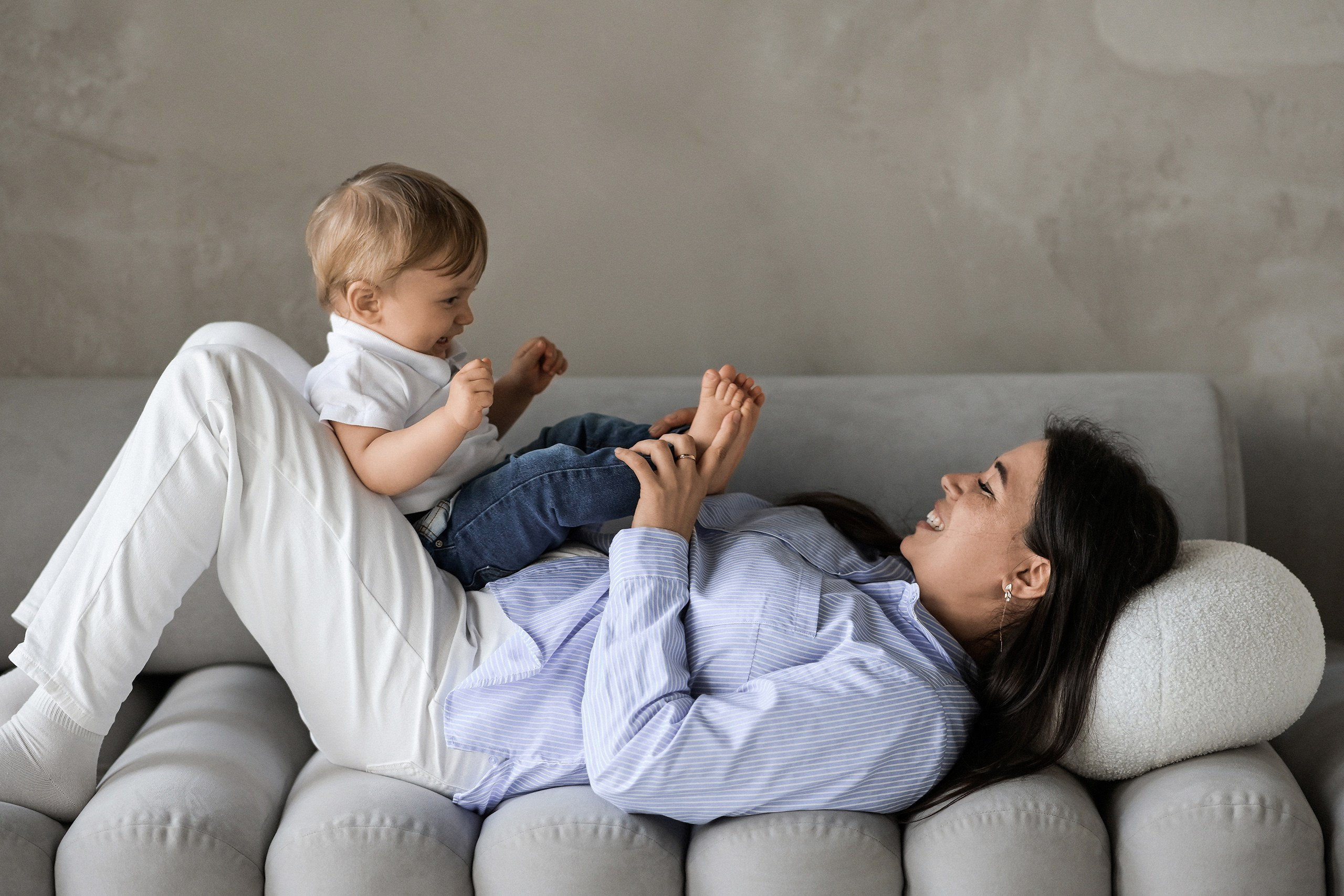 Семейная фотосессия на первый день рождения в Красноярске. 📸 Свадебный и семейный фотограф в Красноярске Тихомиров Евгений | 17 лет опыта | 800+ свадеб