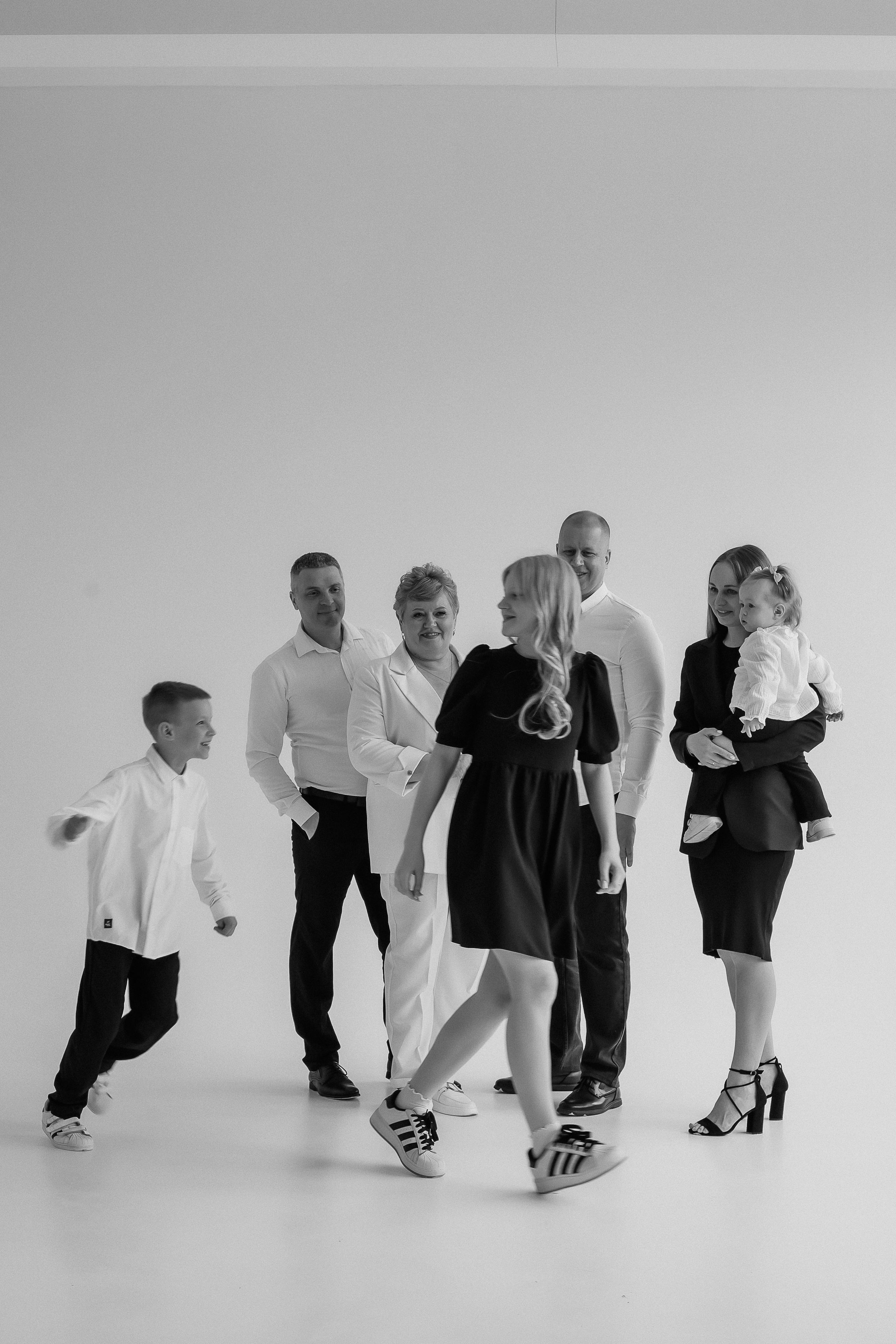 Семейная на циклораме. Фотограф Екатеринубрг/Верхняя Пышма