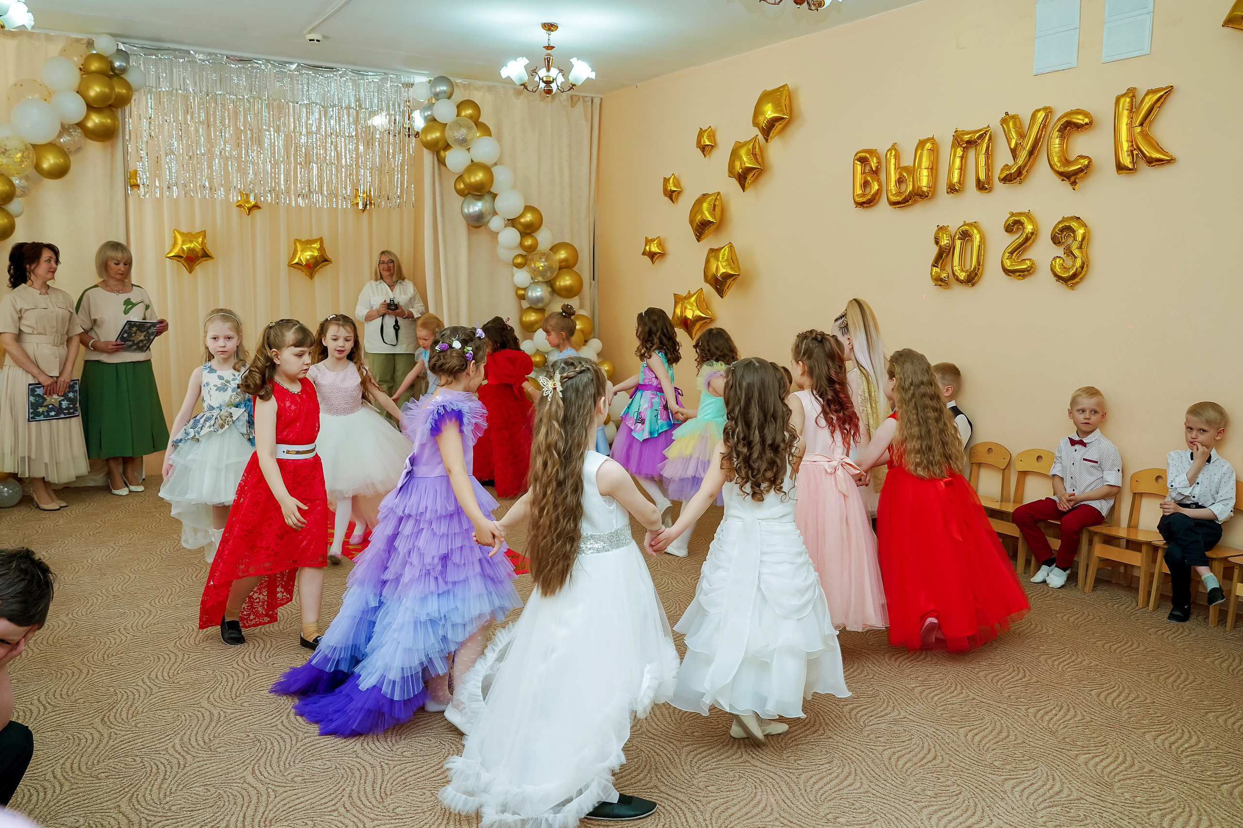 Фотосъемка видеосъёмка фотограф видеооператор новогодних утренников  в. Фотограф, видеооператор Нина Коршунова